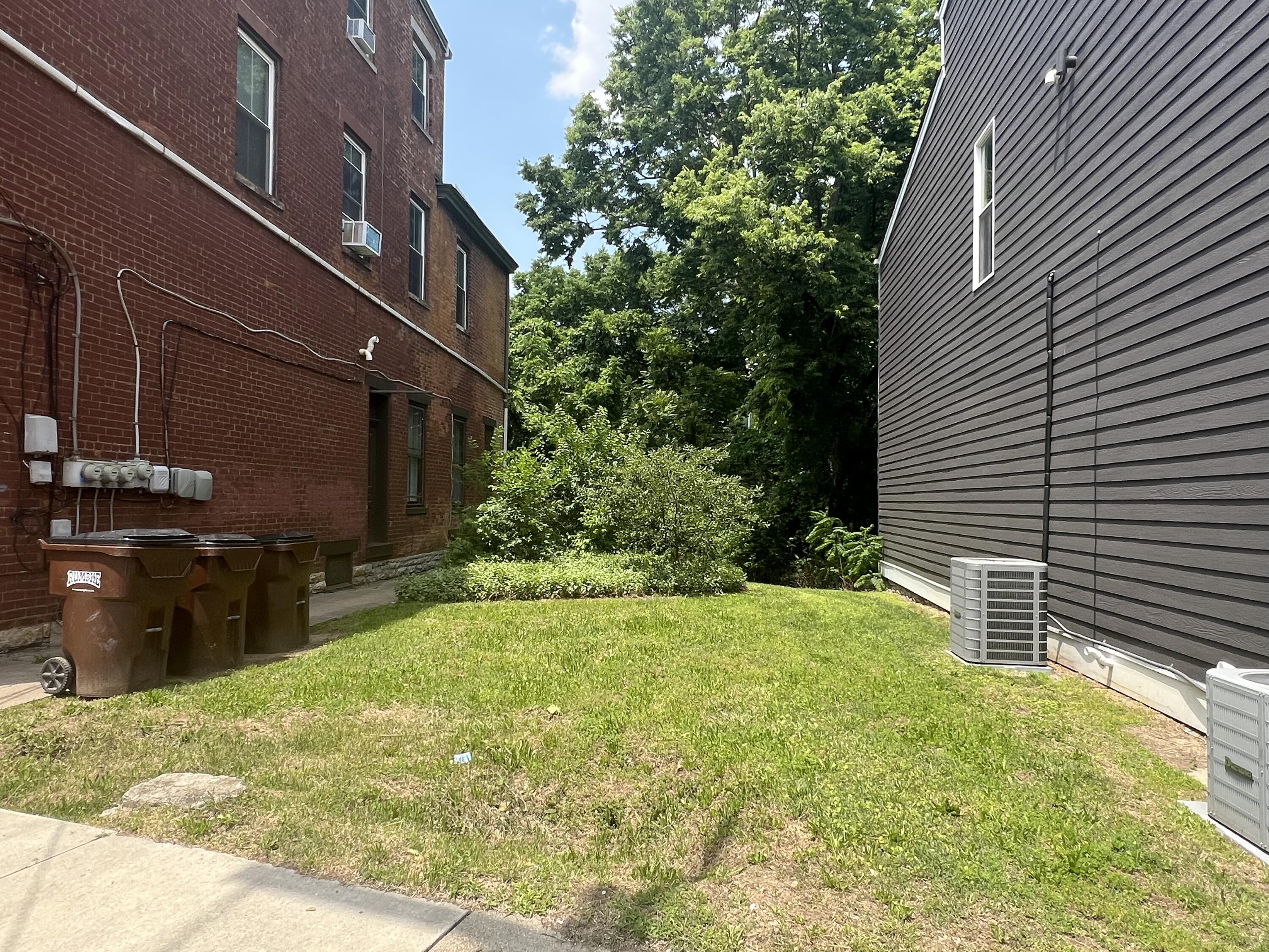 664 W Pike Street