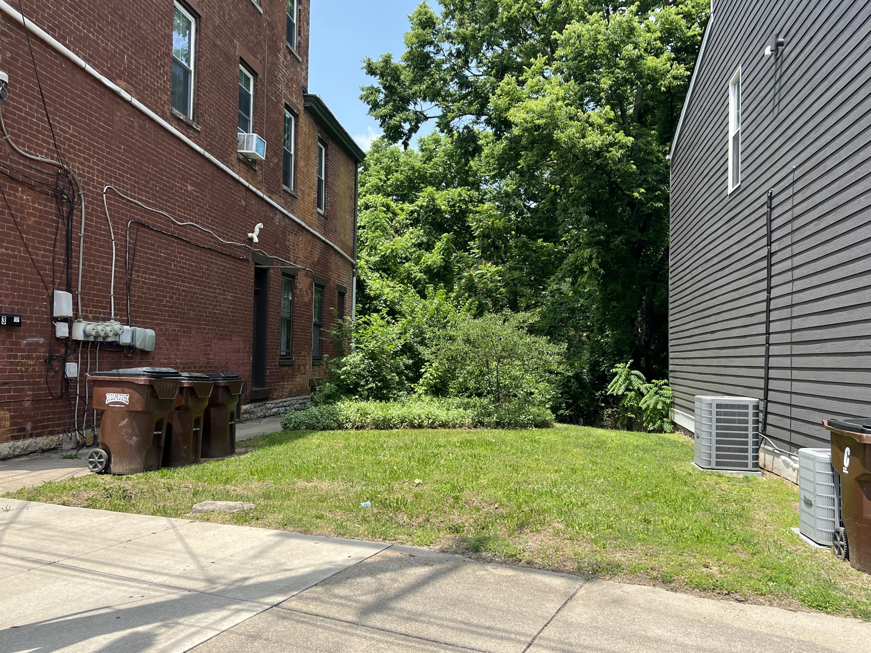 664 W Pike Street