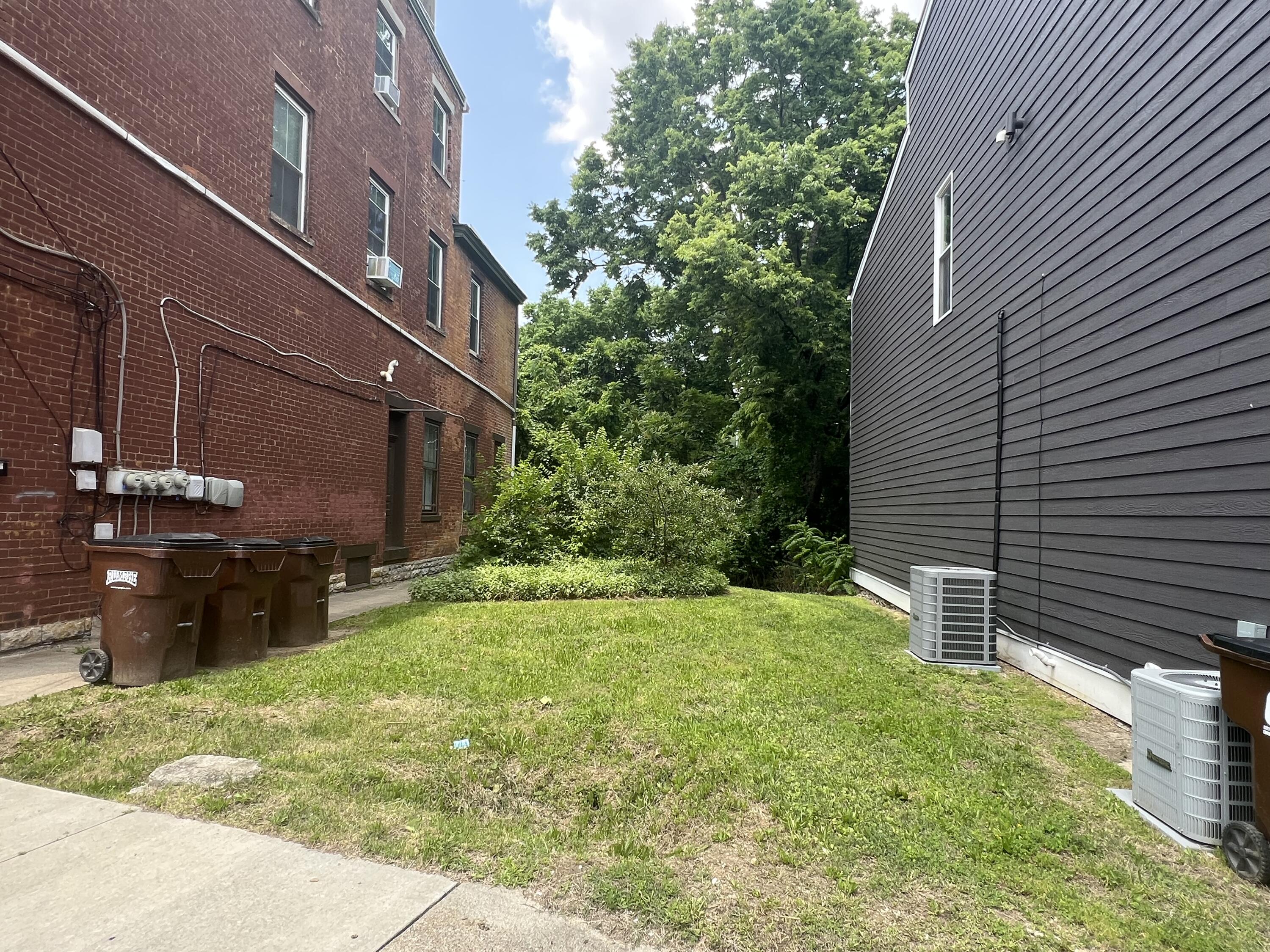 664 W Pike Street
