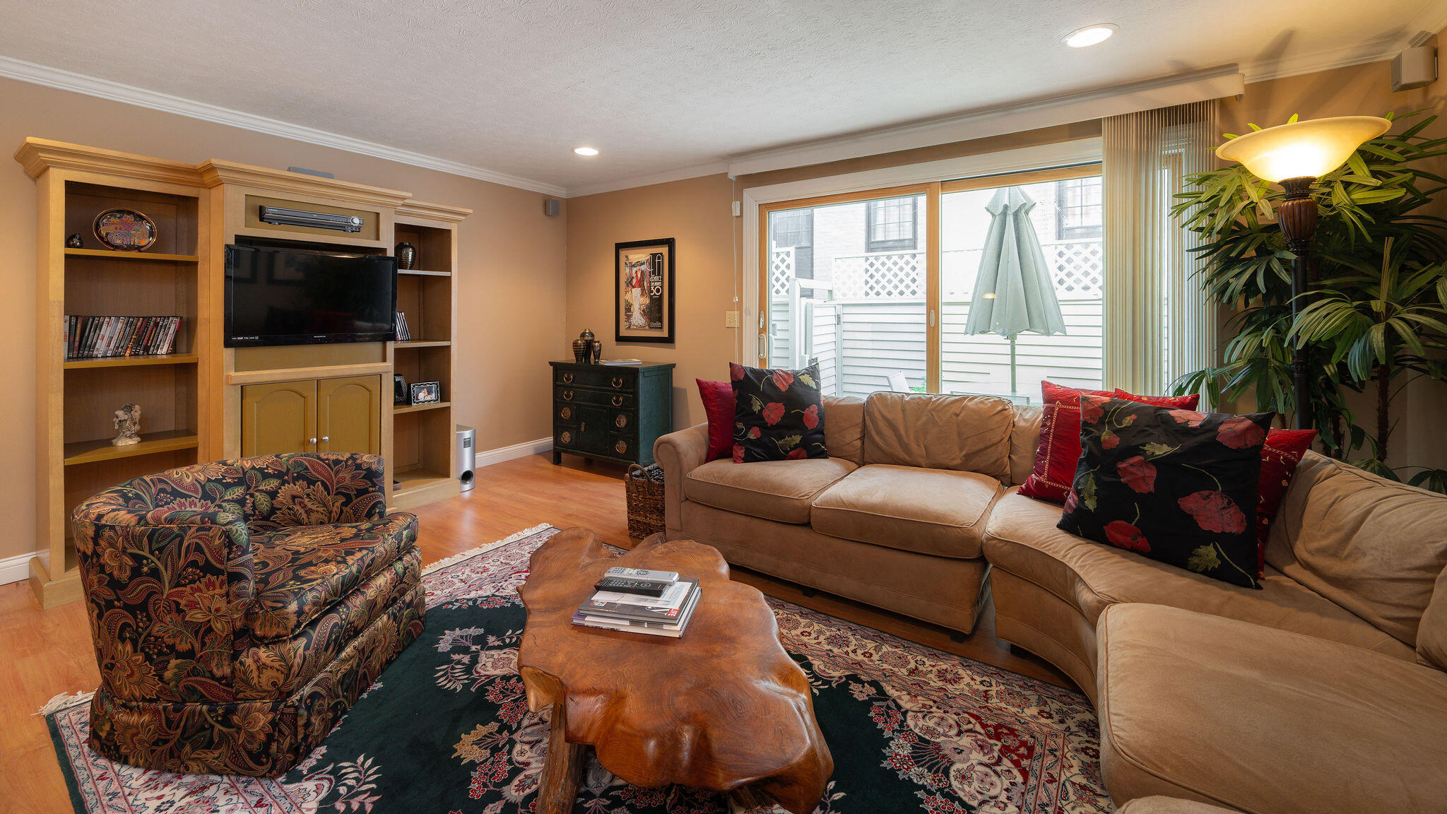 305 E 3rd Street