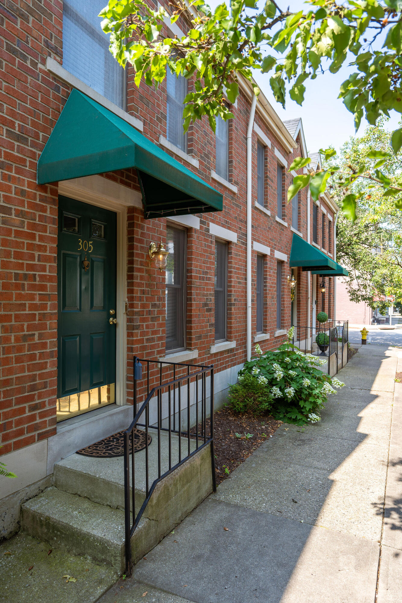 305 E 3rd Street