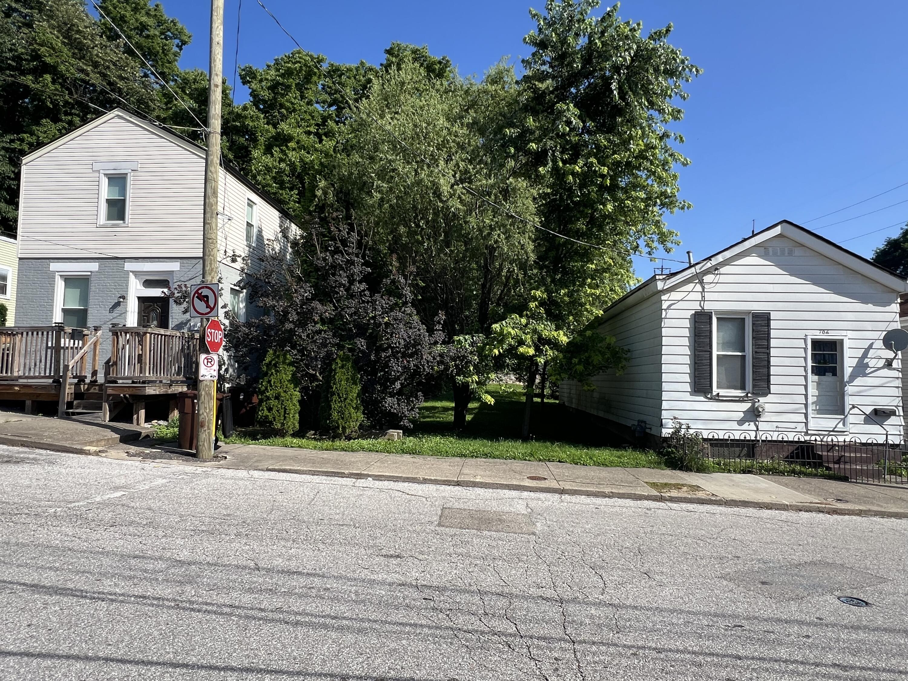 708 W 9th Street