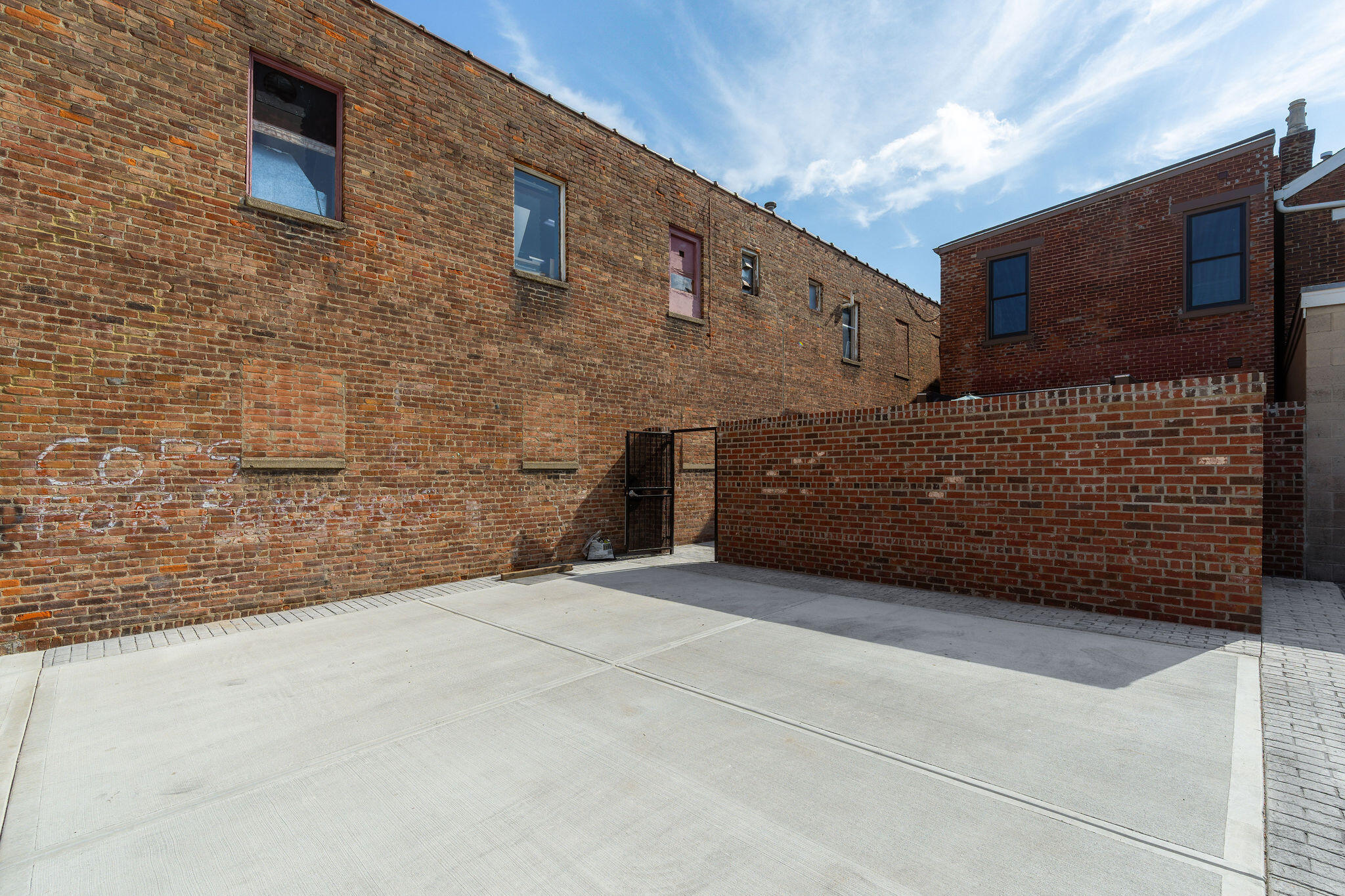 711 Scott Street