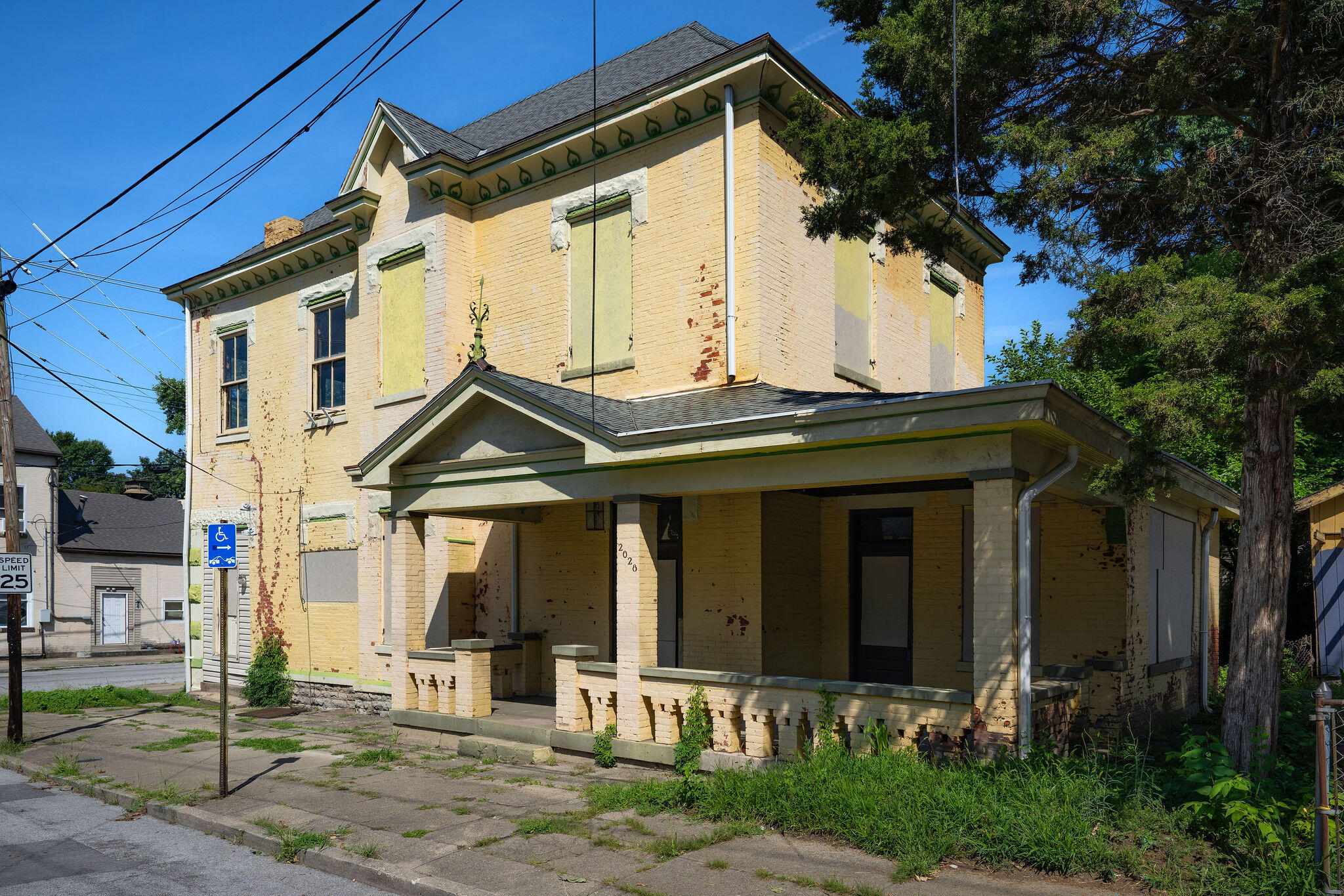 2028 Russell Street