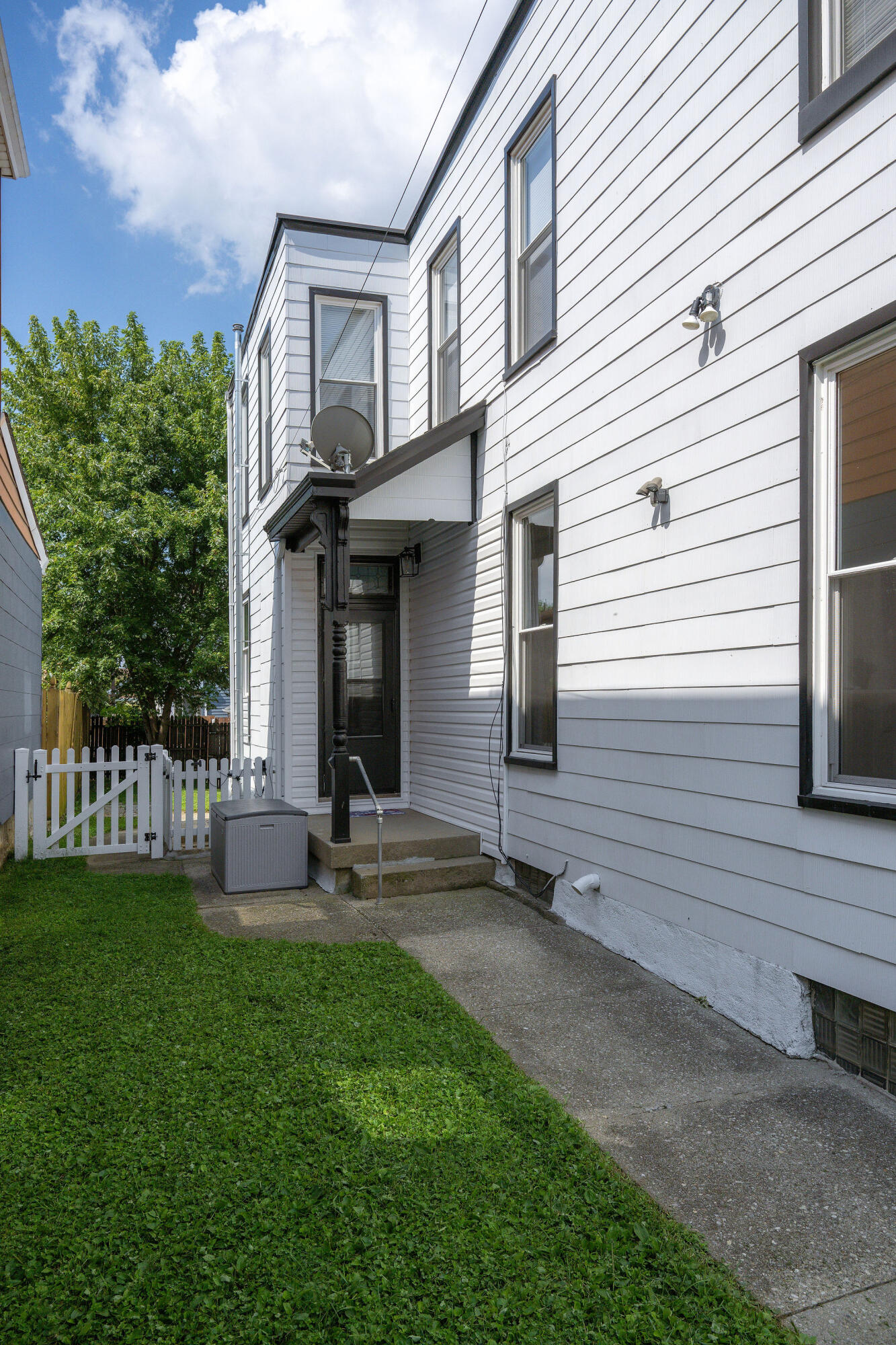 166 Van Voast Avenue