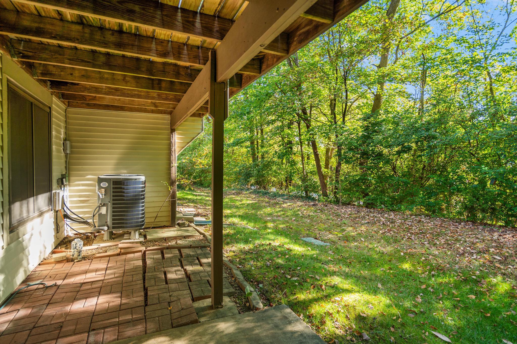 2709 Leatherwood Court