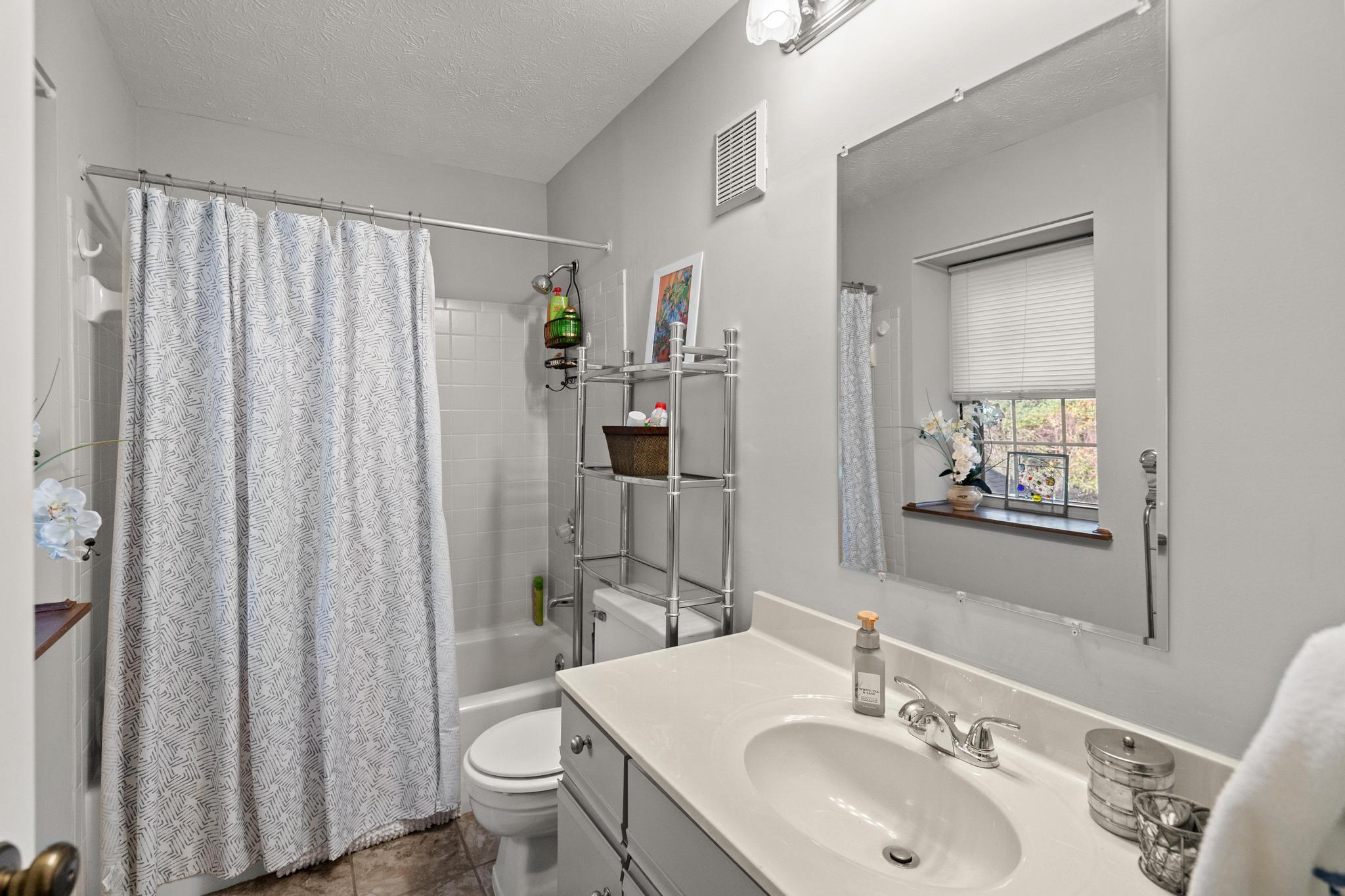 2709 Leatherwood Court
