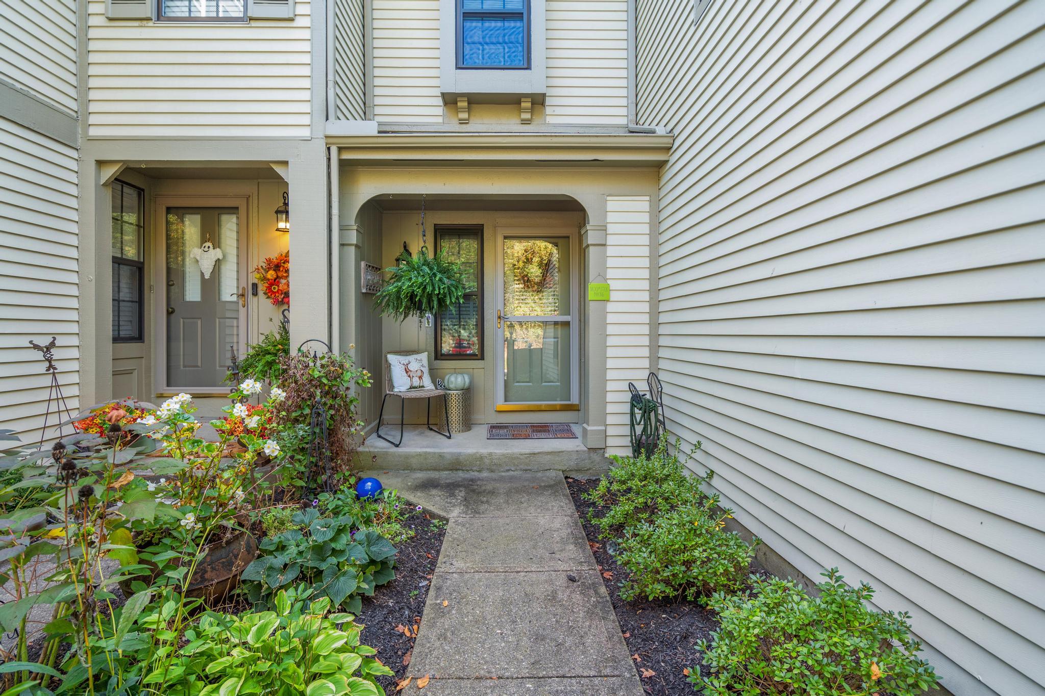 2709 Leatherwood Court