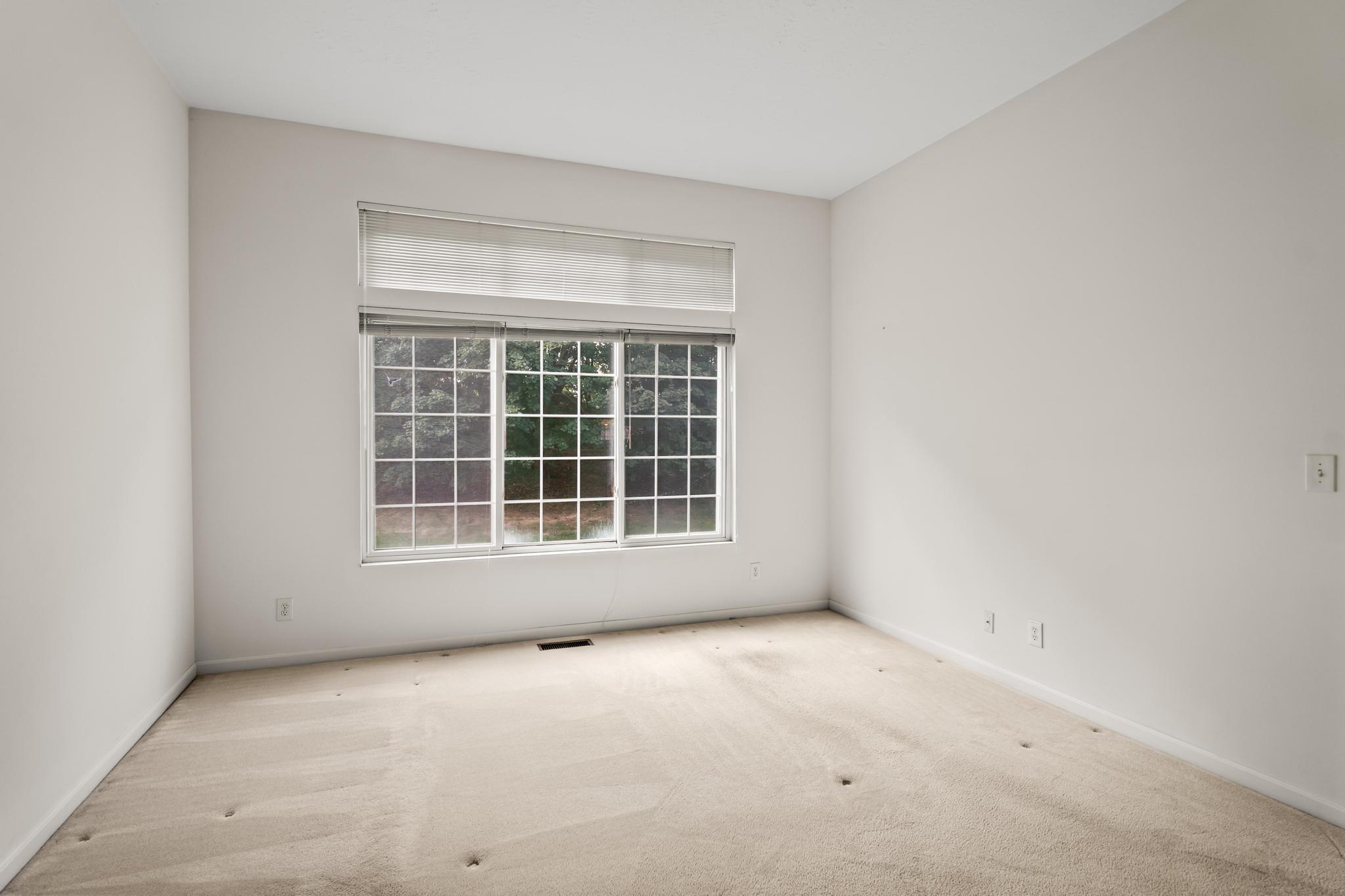 985 Oakmont Court