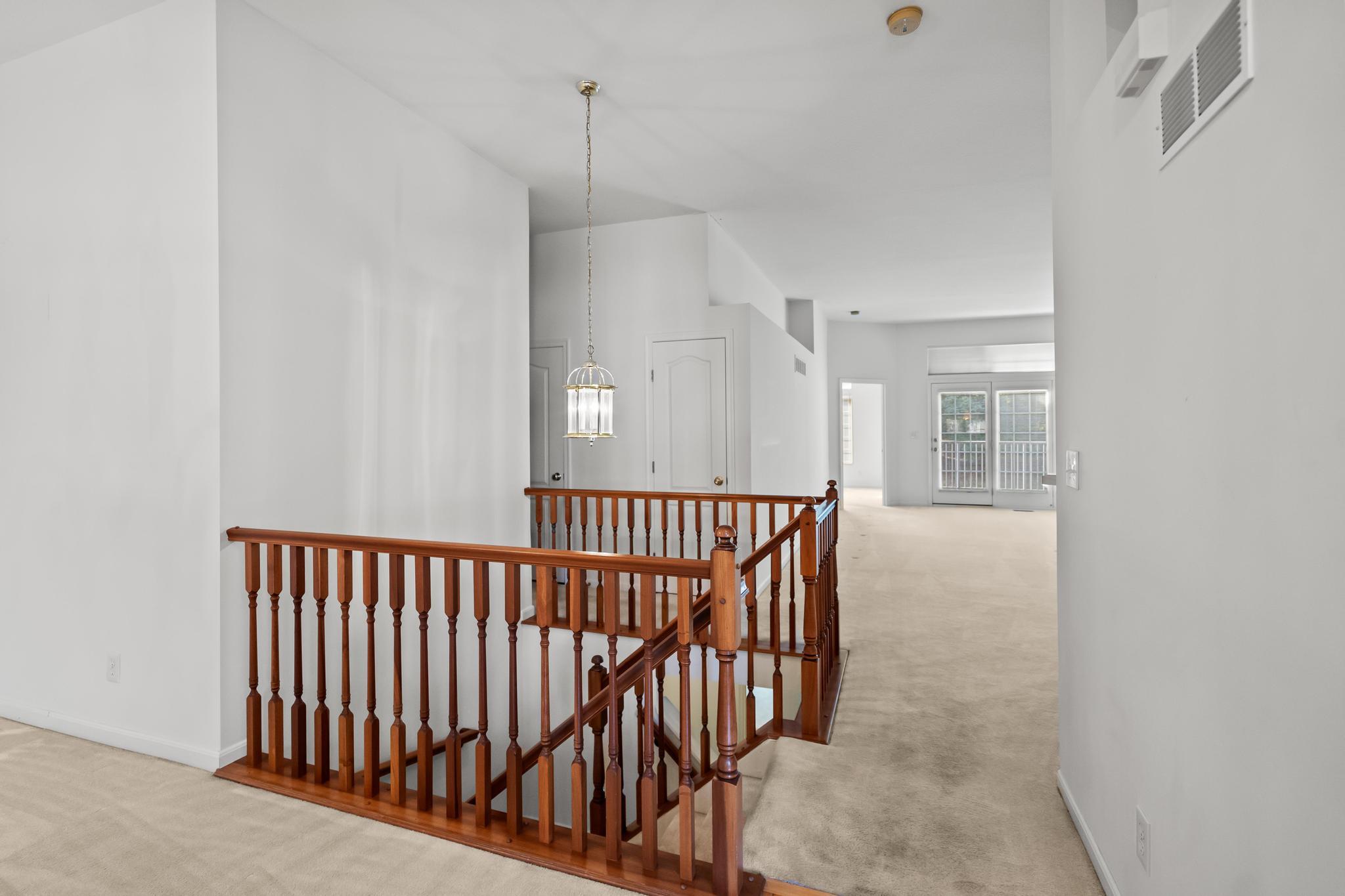 985 Oakmont Court