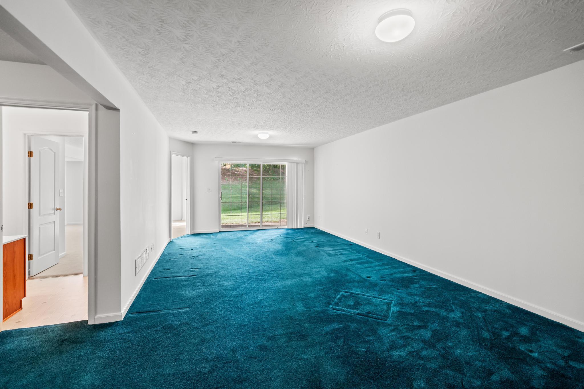 985 Oakmont Court