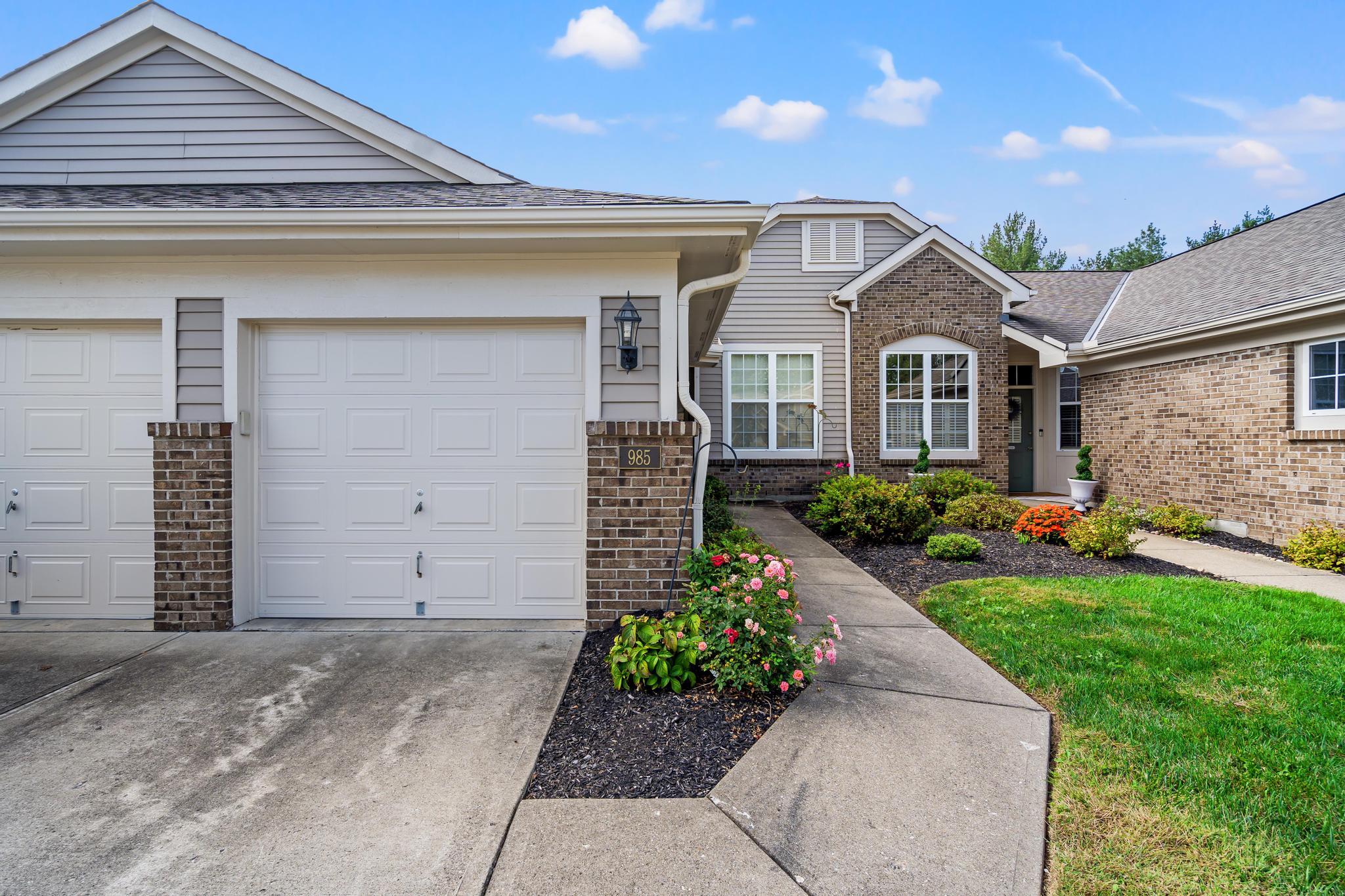 985 Oakmont Court