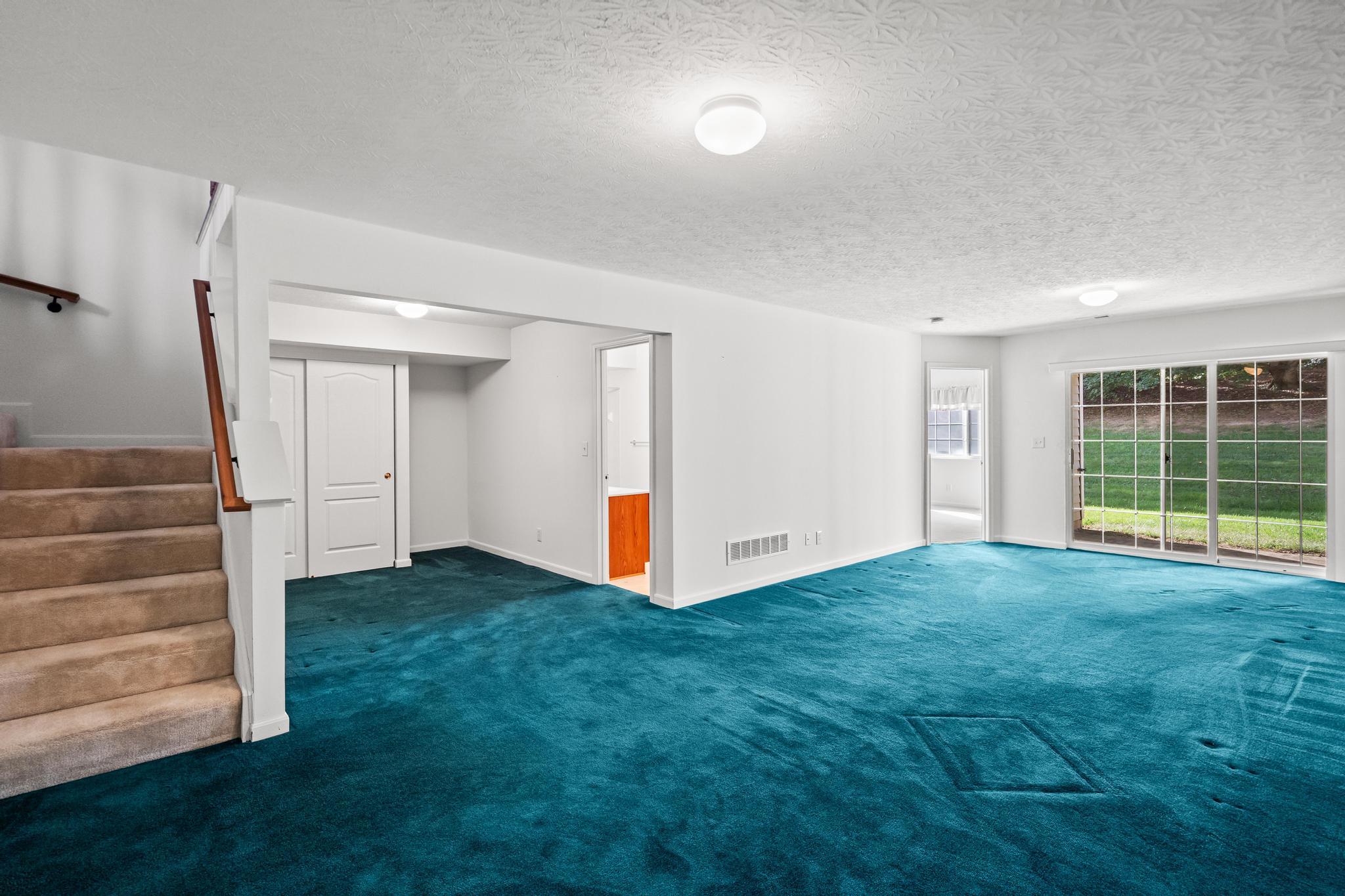 985 Oakmont Court