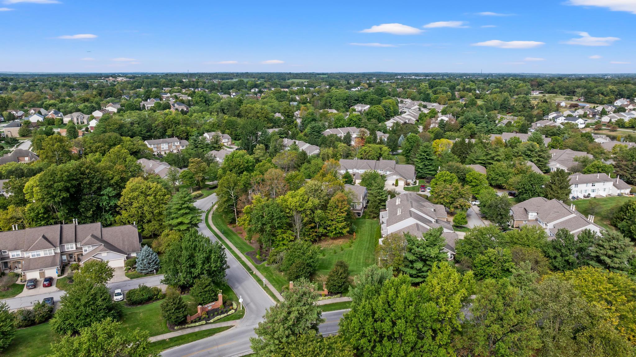 985 Oakmont Court