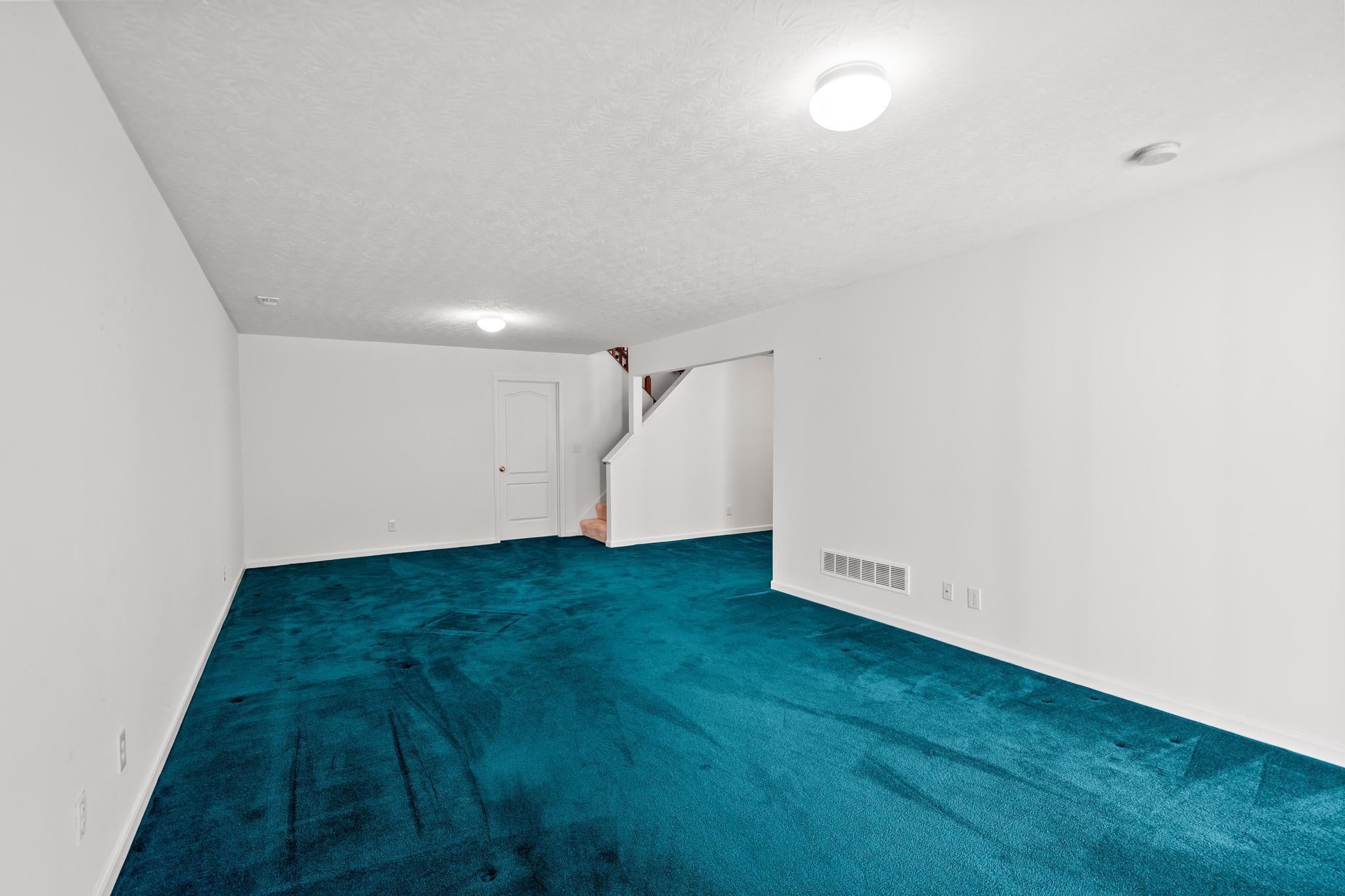 985 Oakmont Court