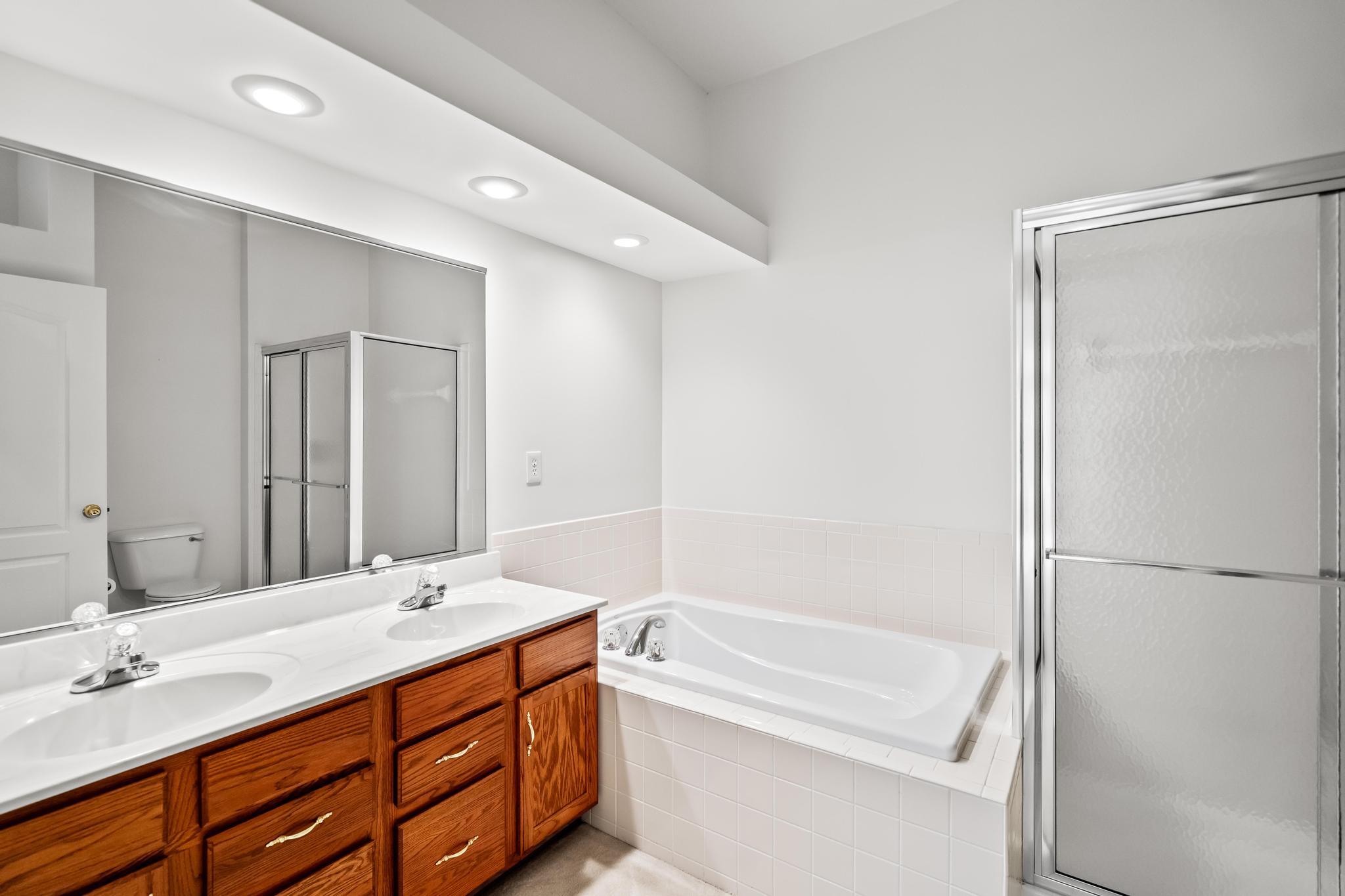 985 Oakmont Court