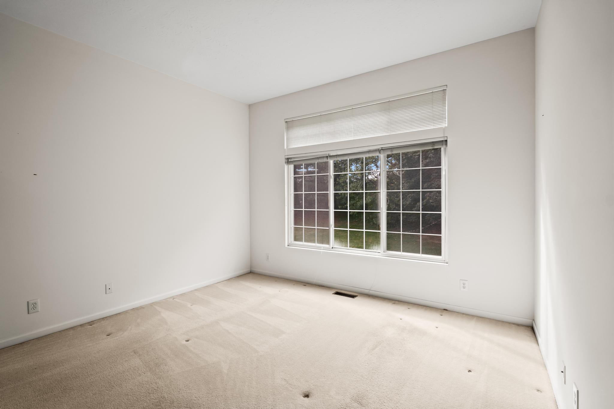 985 Oakmont Court