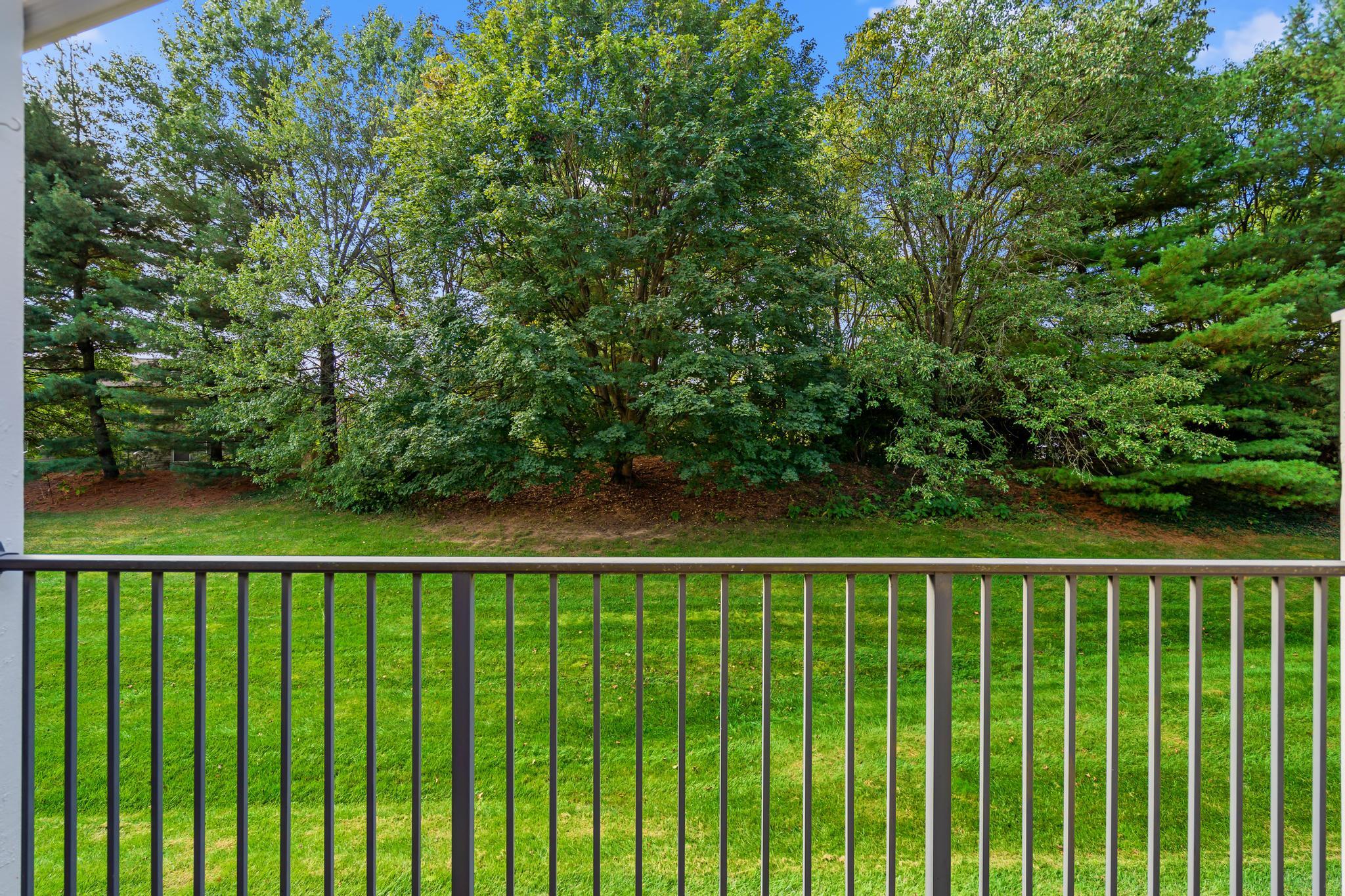 985 Oakmont Court