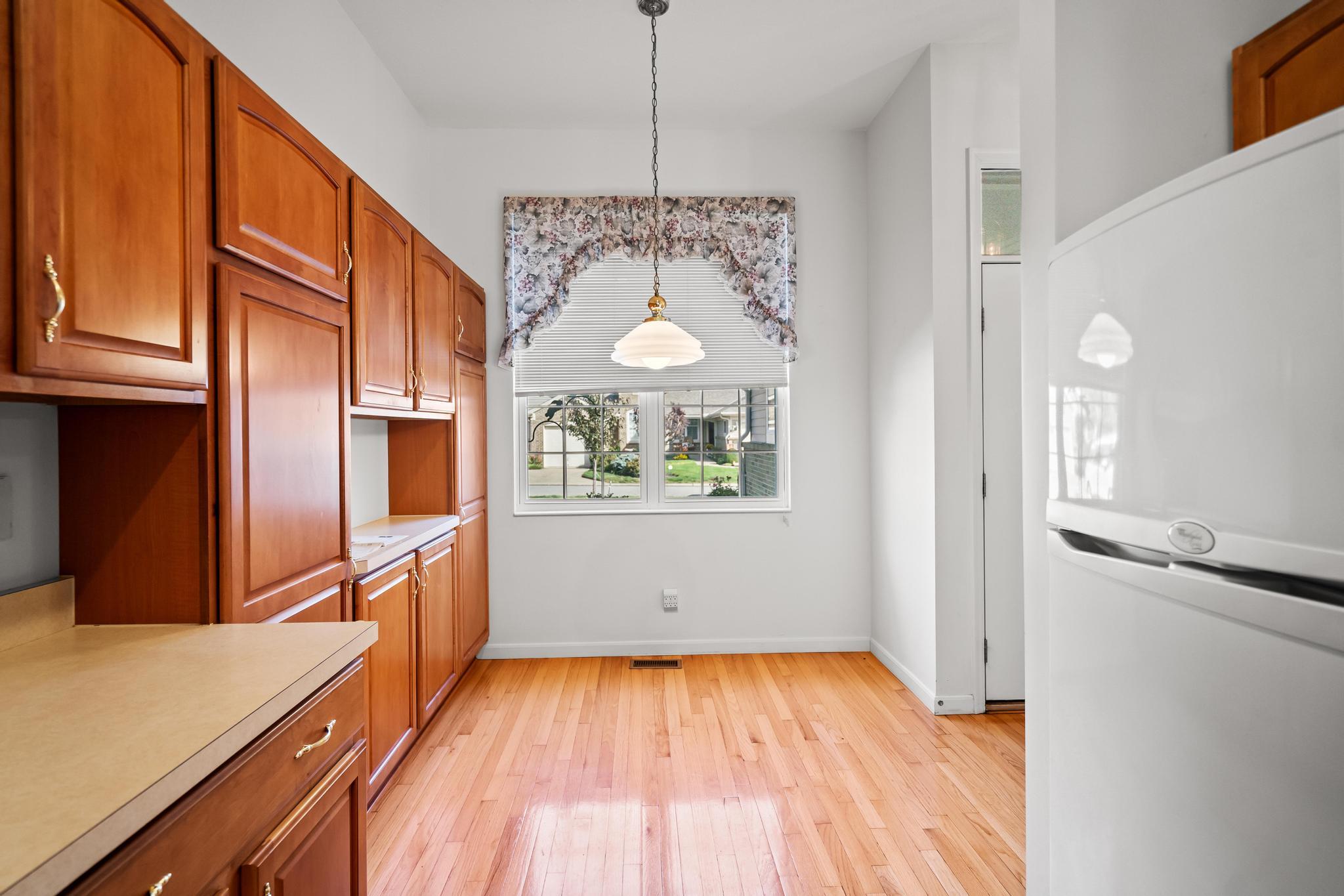 985 Oakmont Court