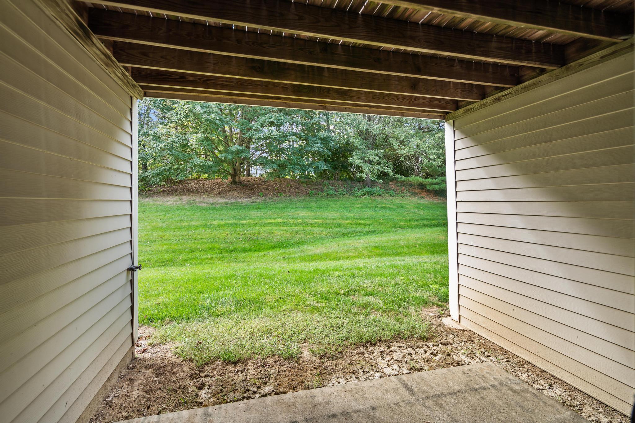 985 Oakmont Court