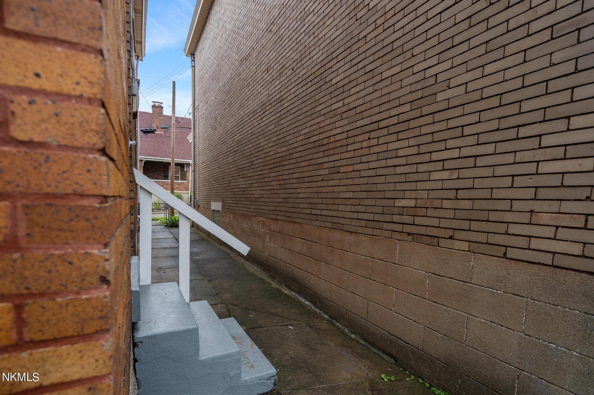 210 Lafayette Avenue