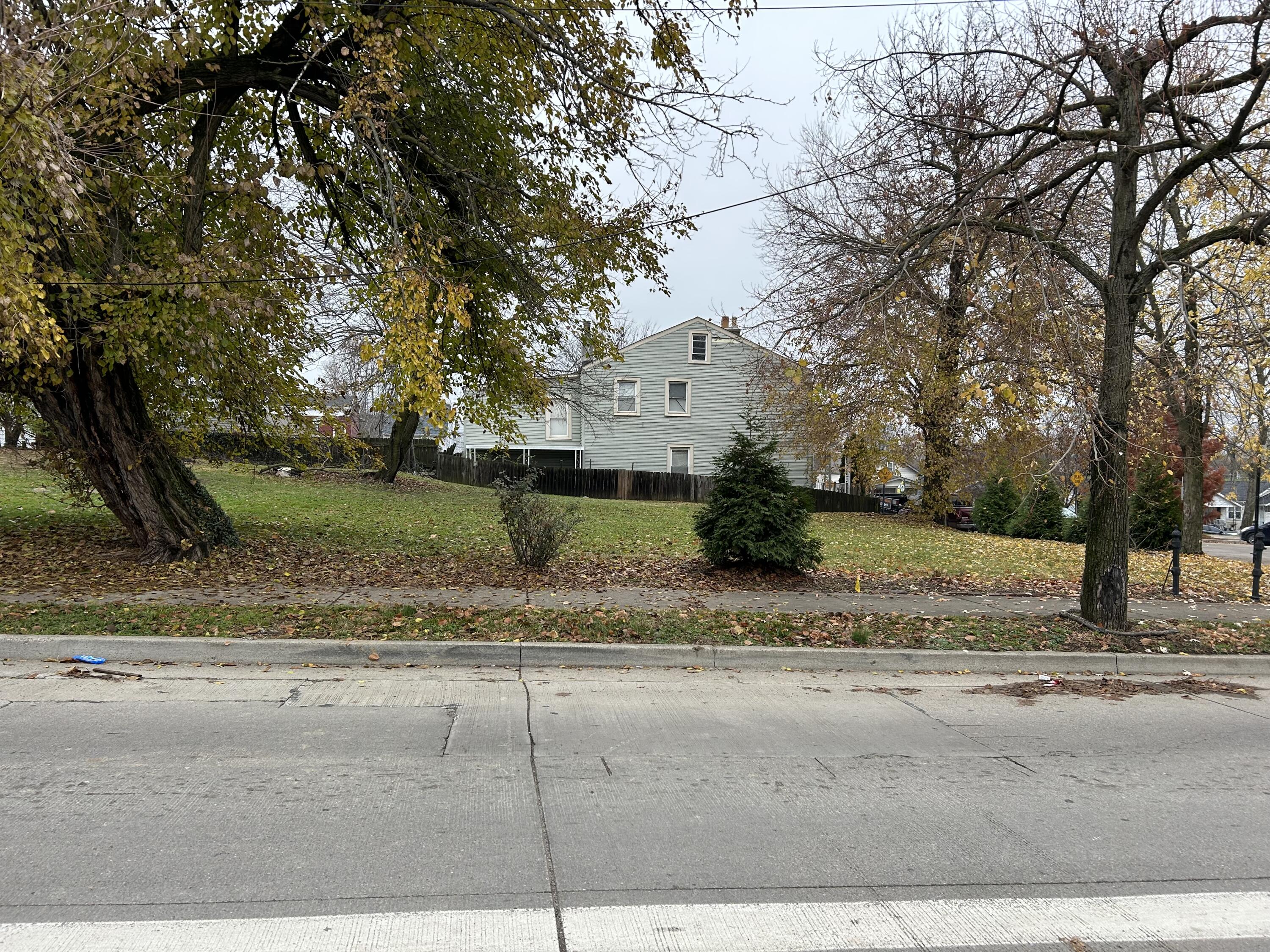332-334 E Martin Luther King Jr Boulevard