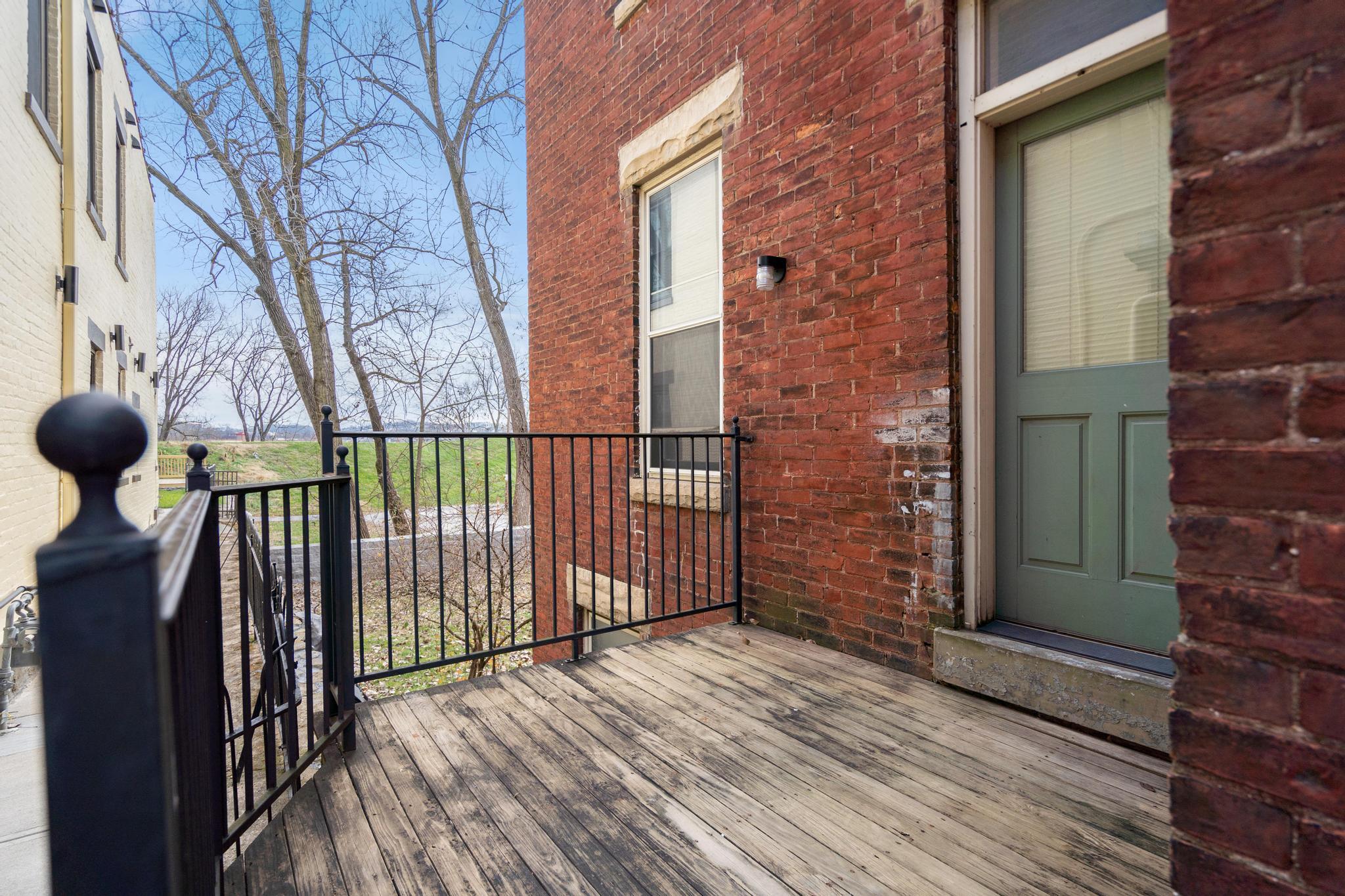 734 Garrard Street, 1