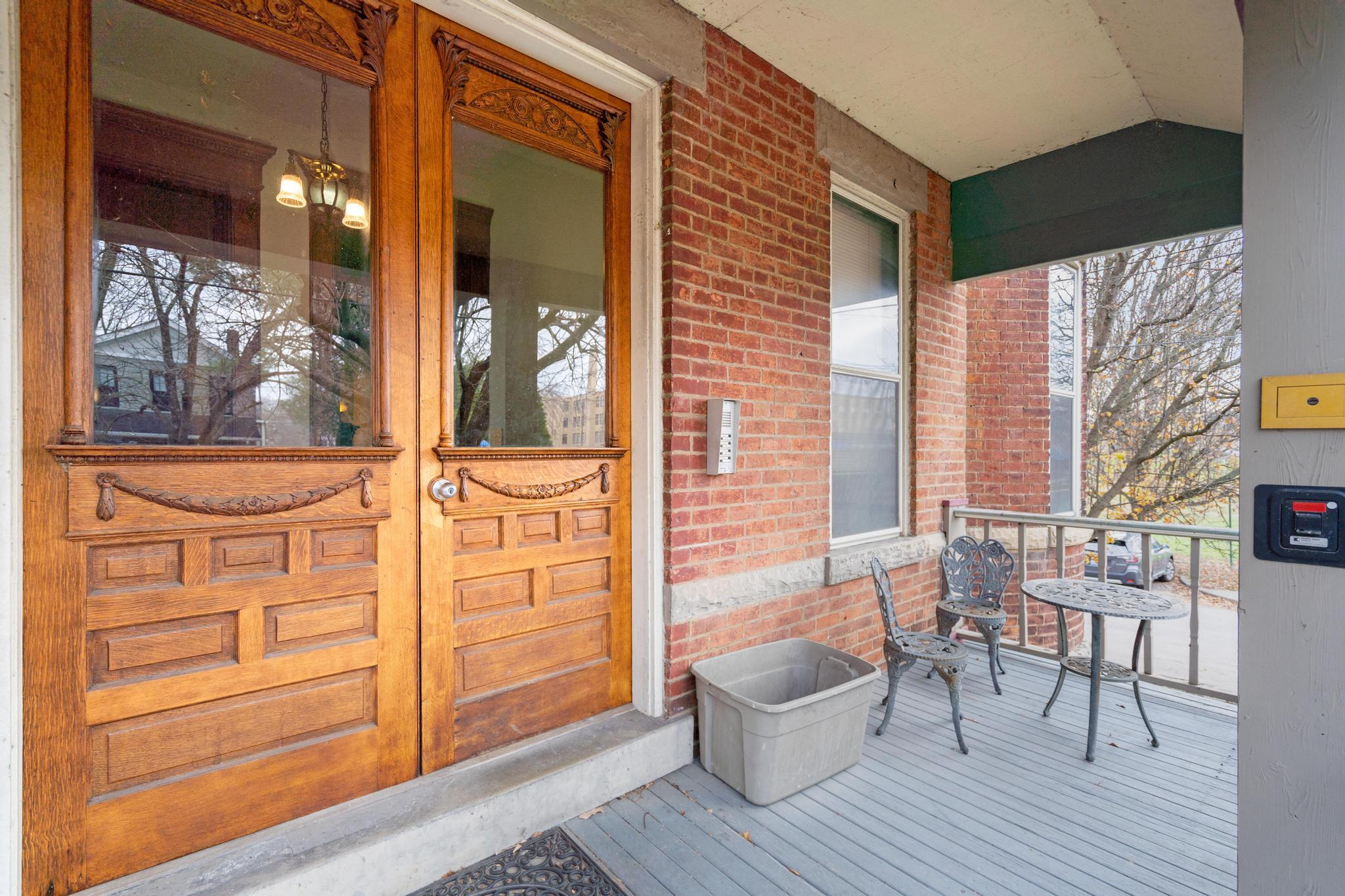 734 Garrard Street, 1