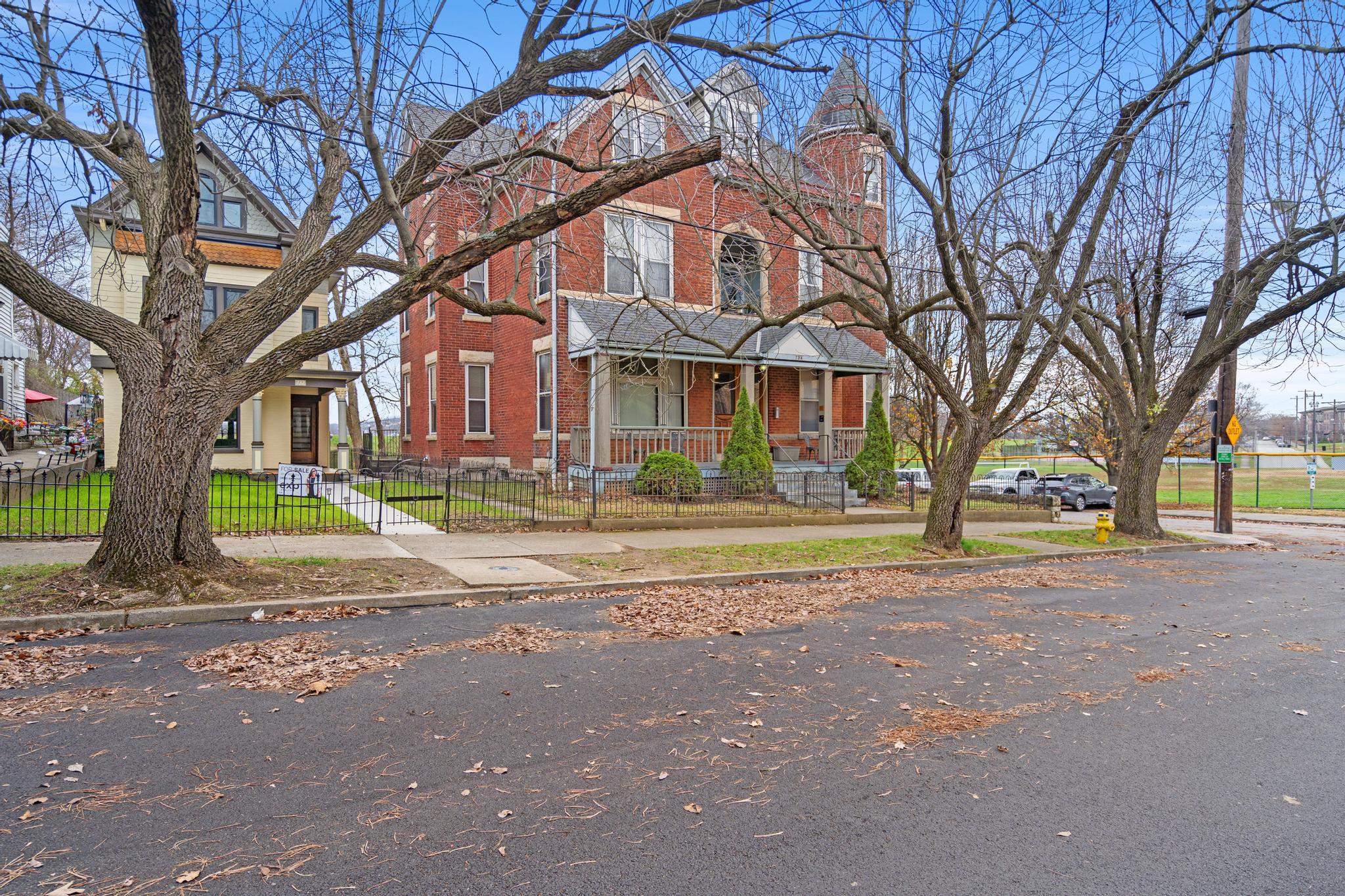 734 Garrard Street, 1