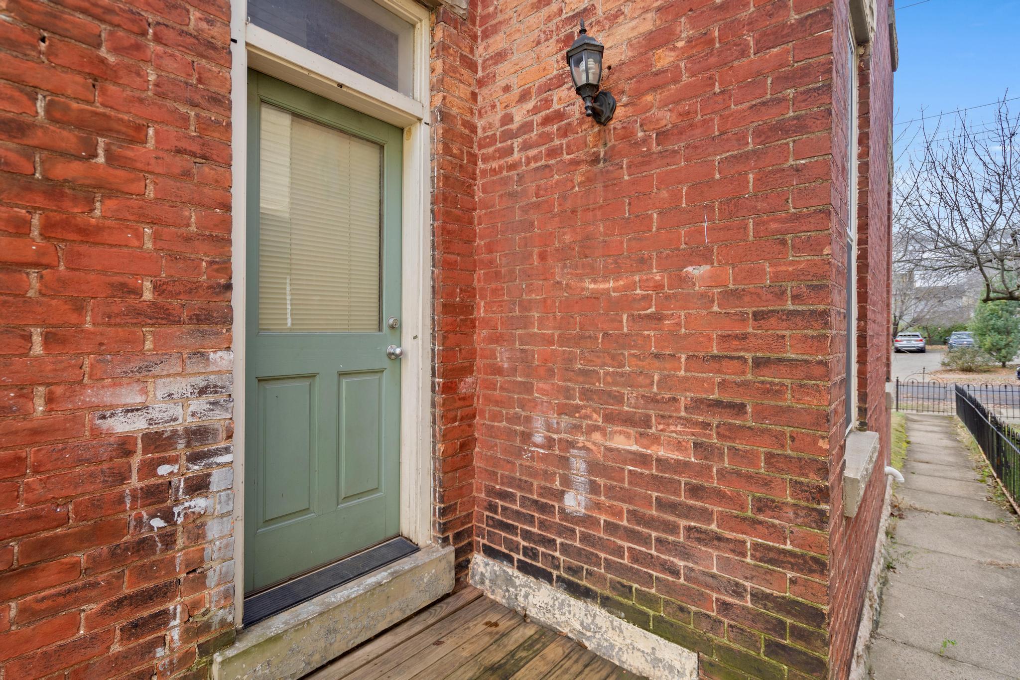 734 Garrard Street, 1