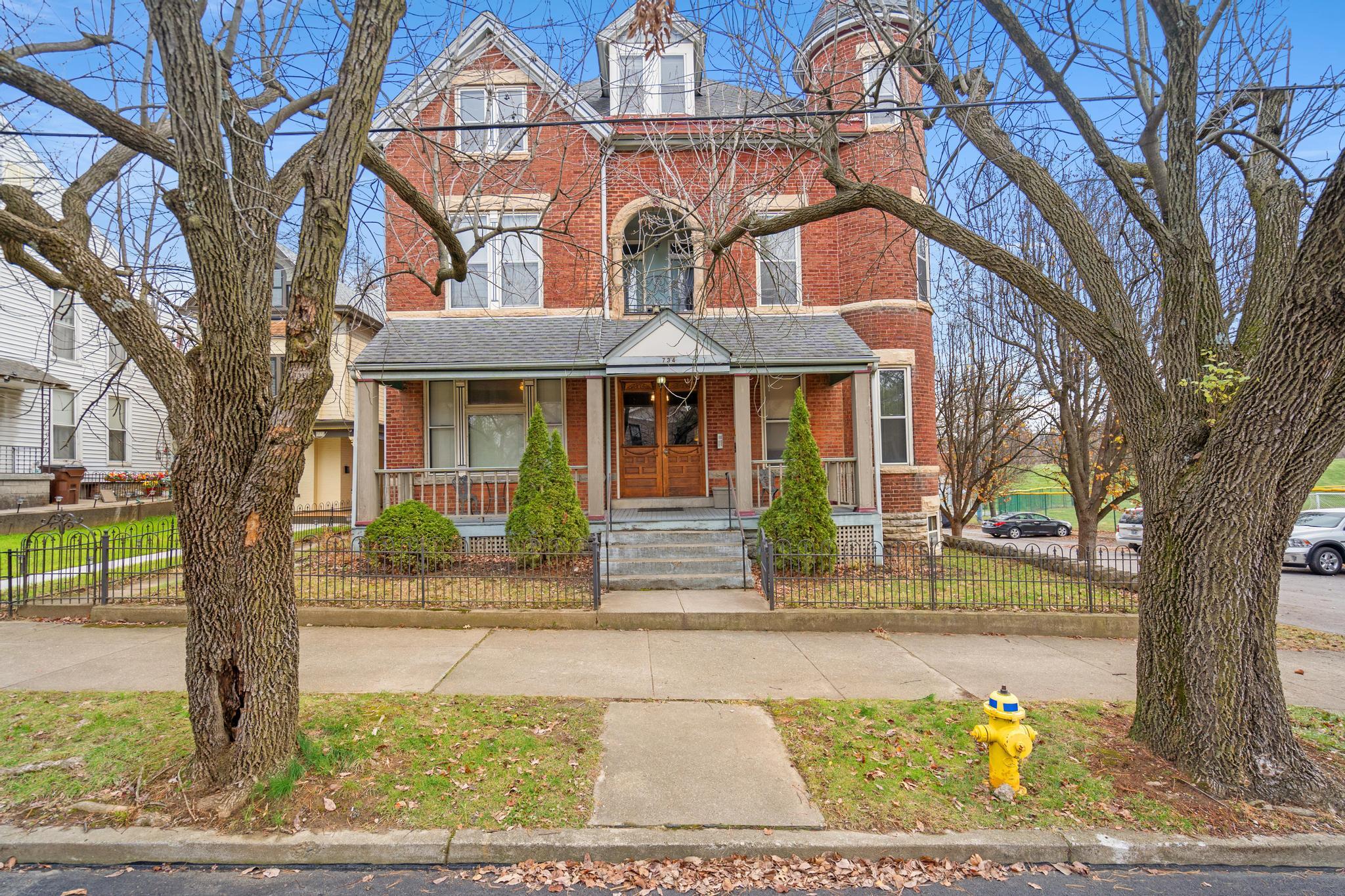 734 Garrard Street, 1