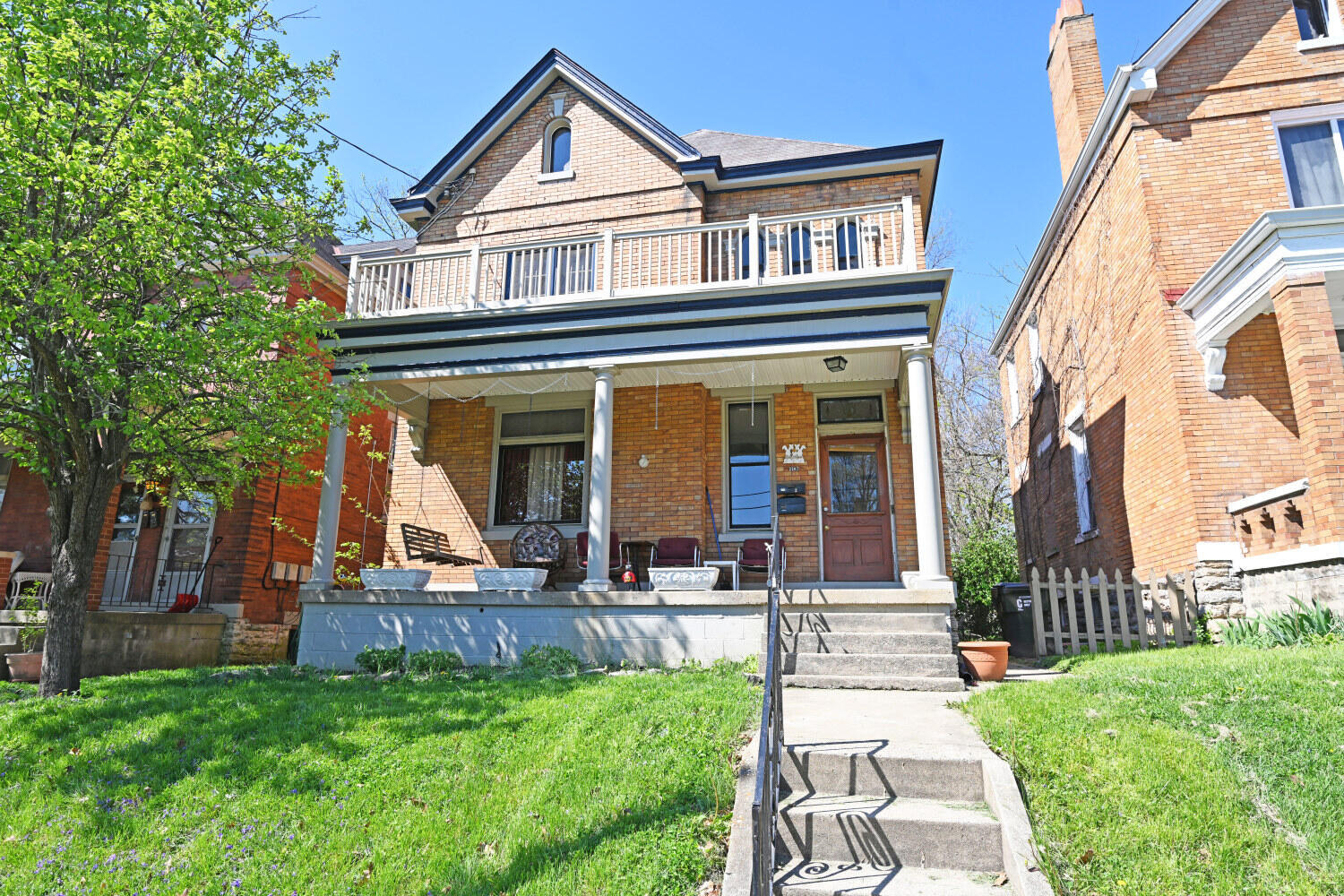 2207 Scott Street