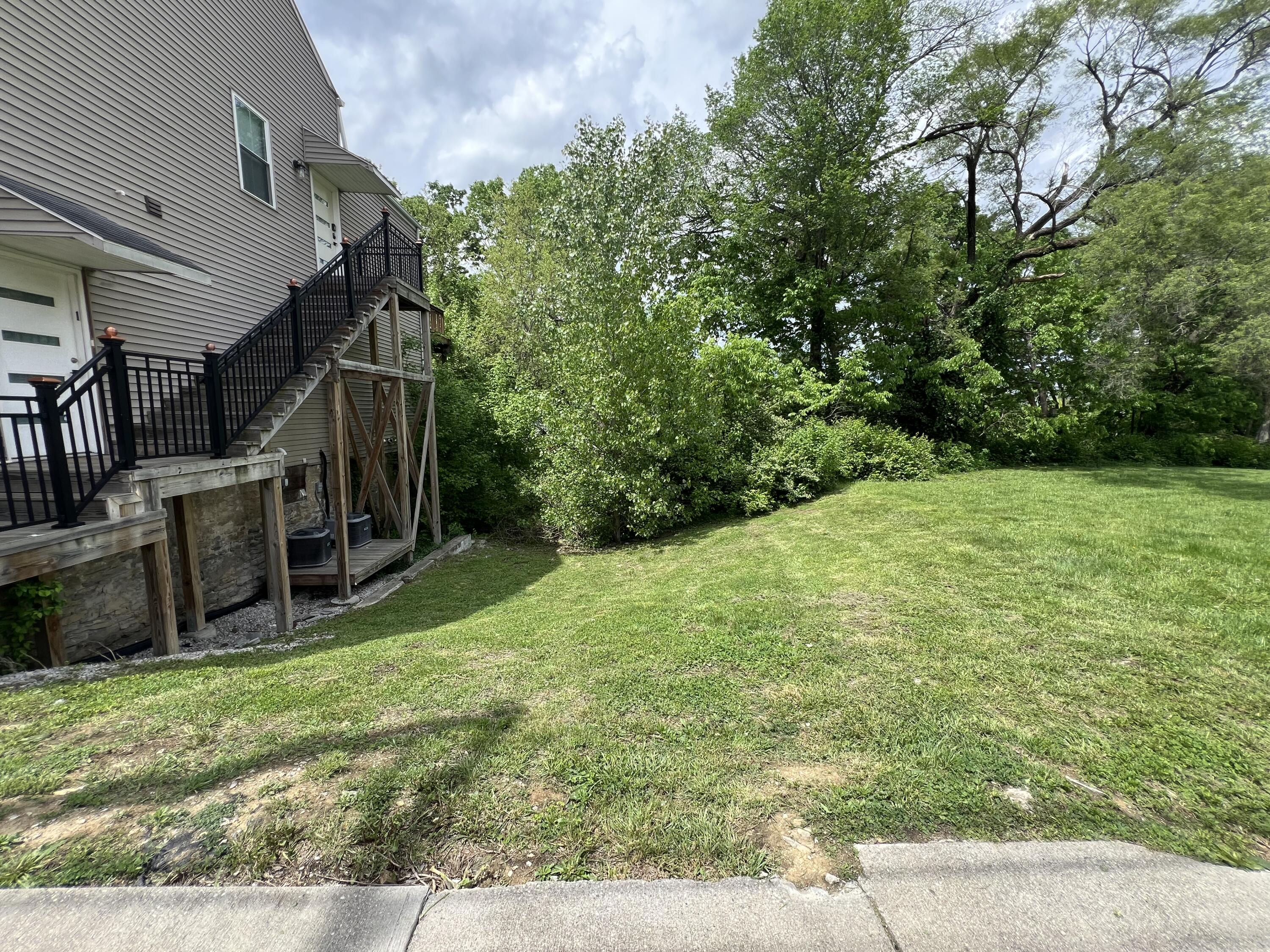 656 W Pike Street