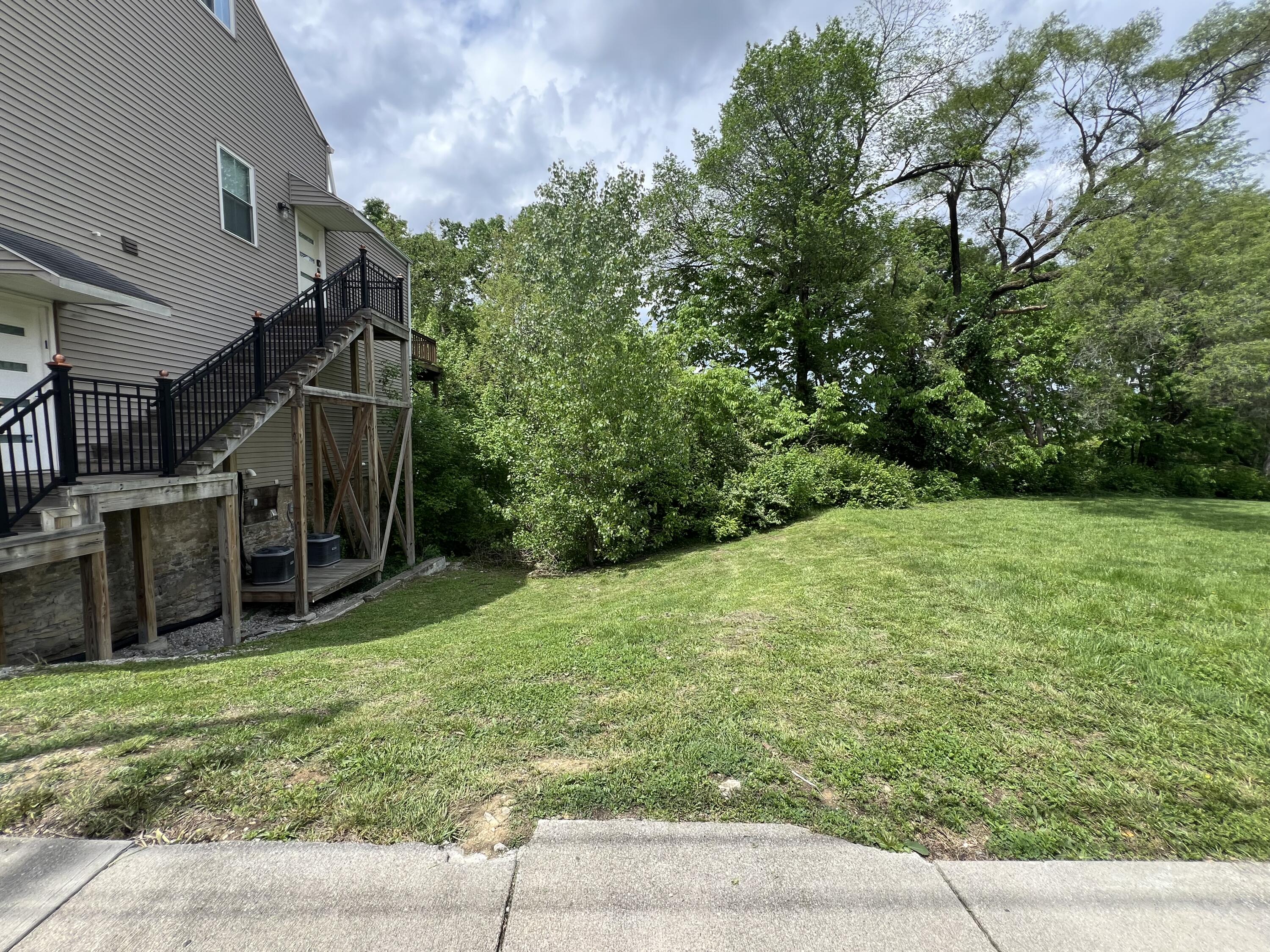 656 W Pike Street