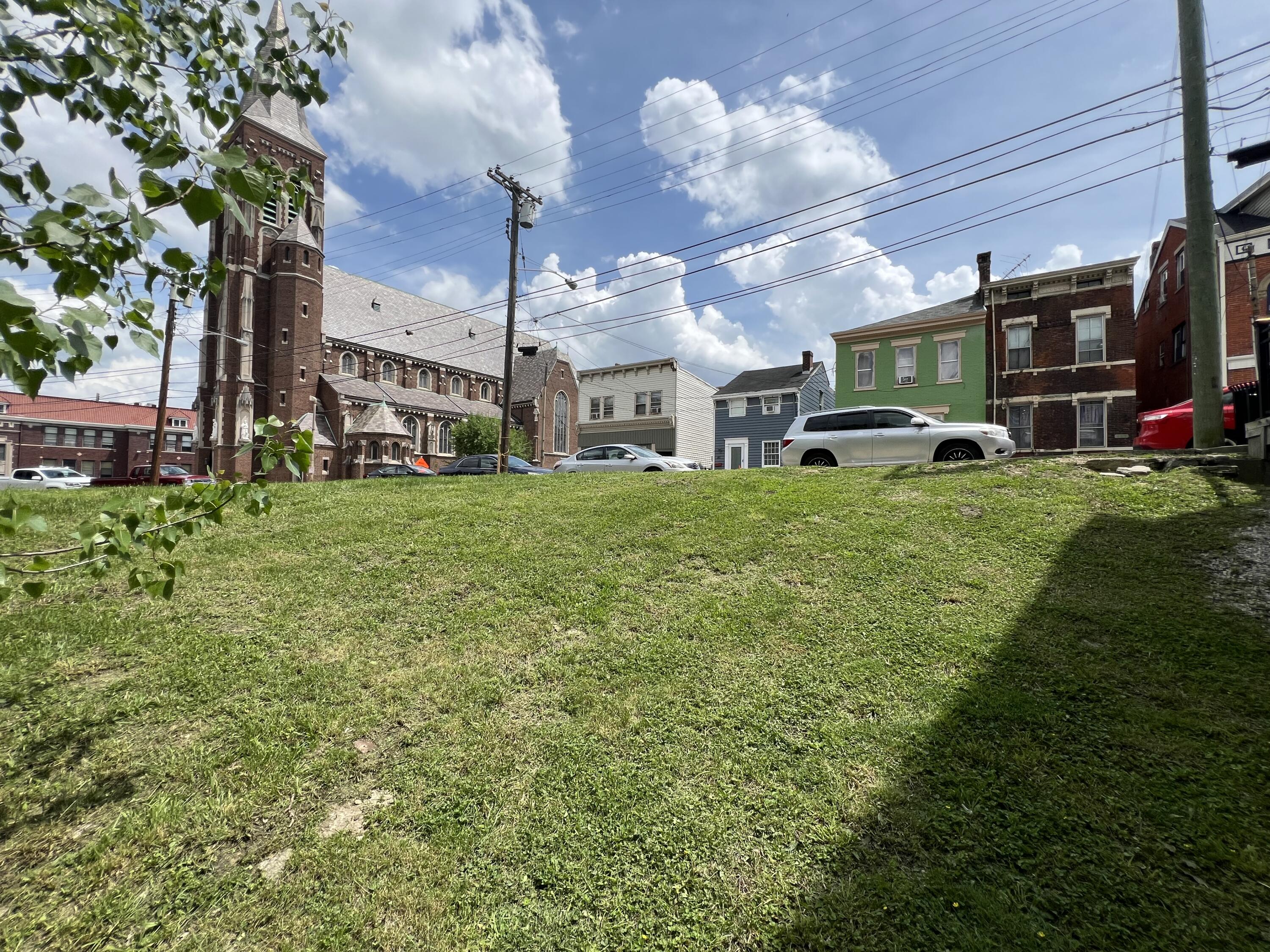 656 W Pike Street