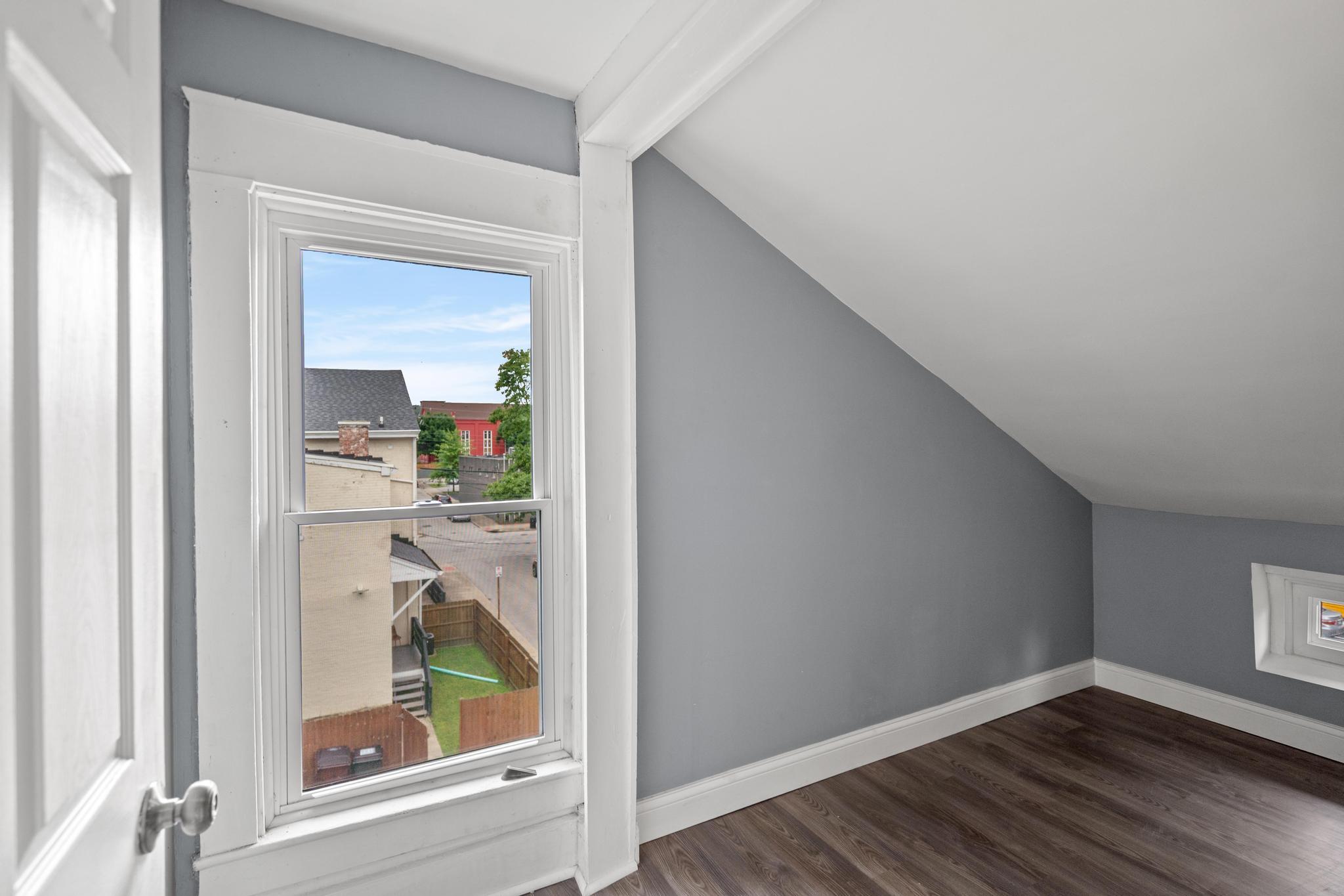 111 E 9th Street