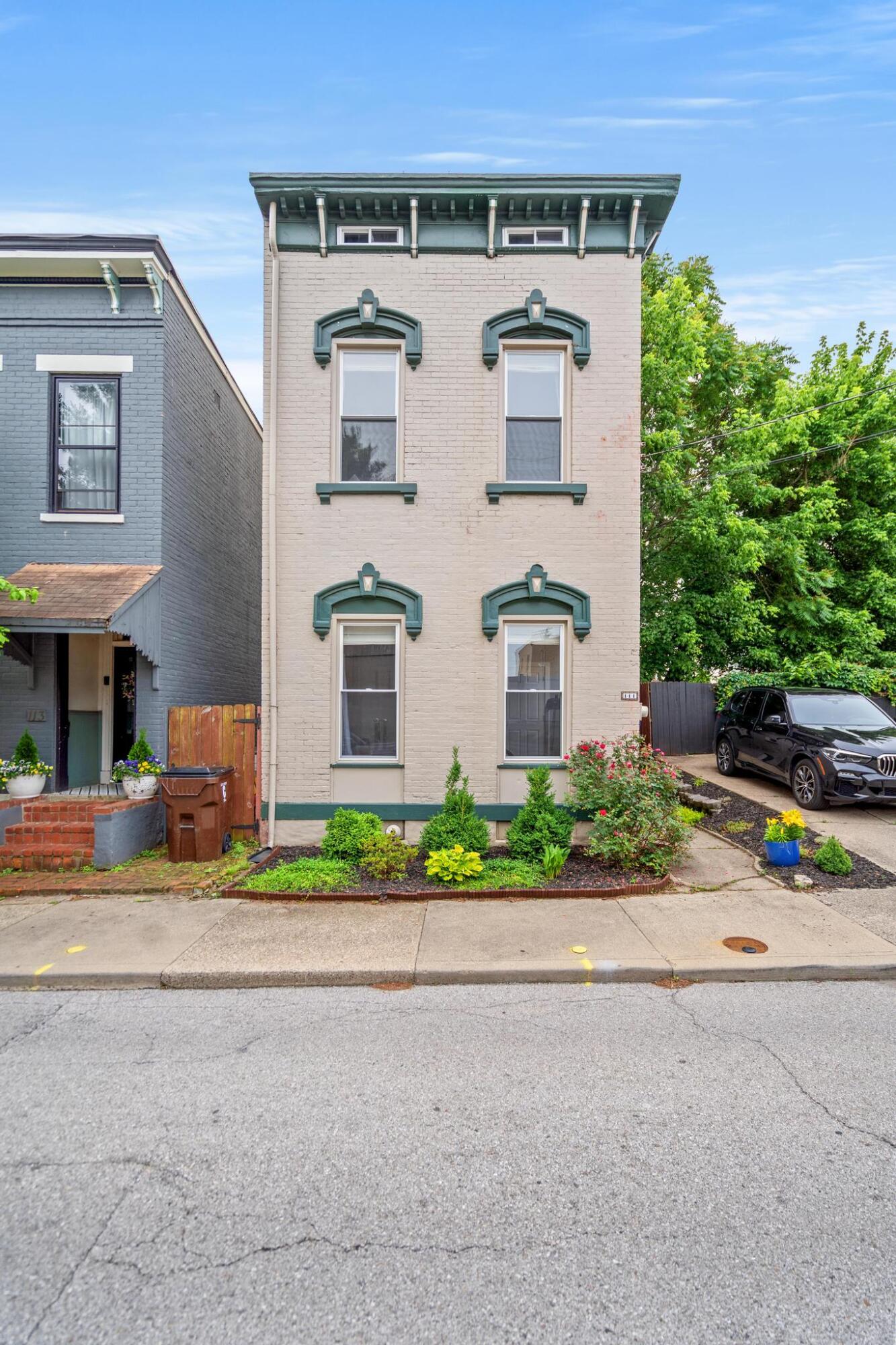 111 E 9th Street