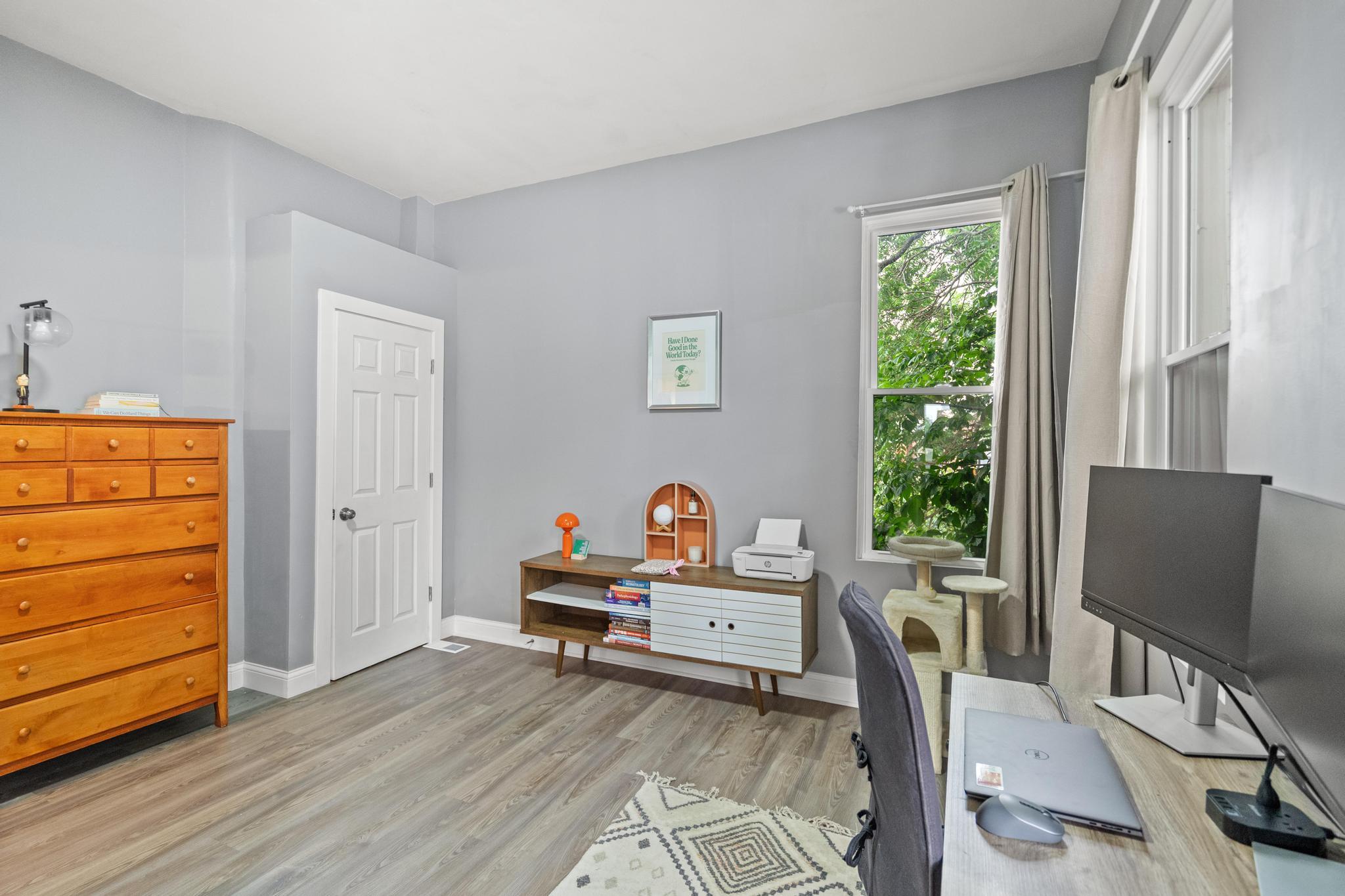 111 E 9th Street