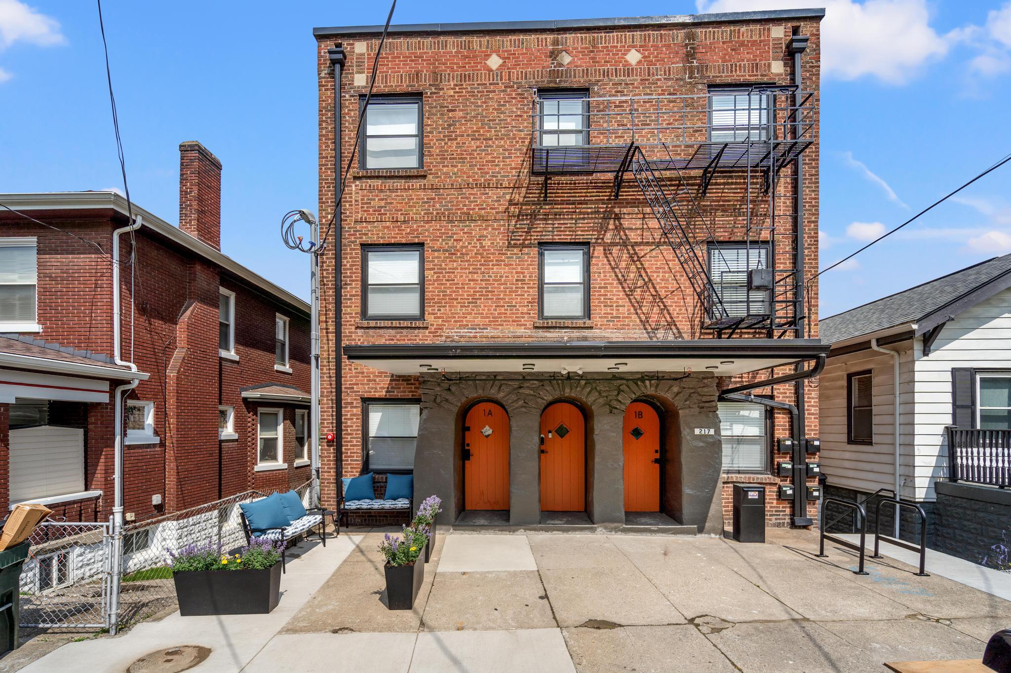 217 W 13th Street, 2B