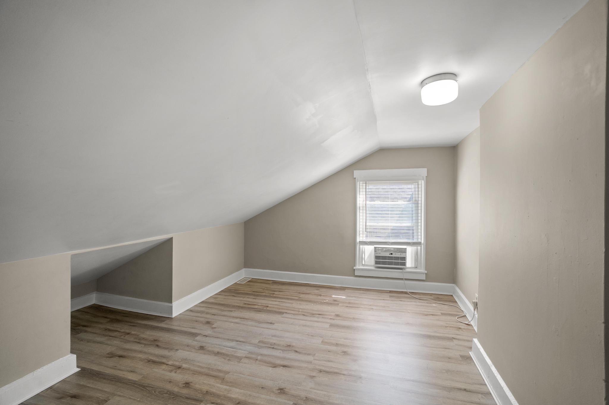 419 Oak Street