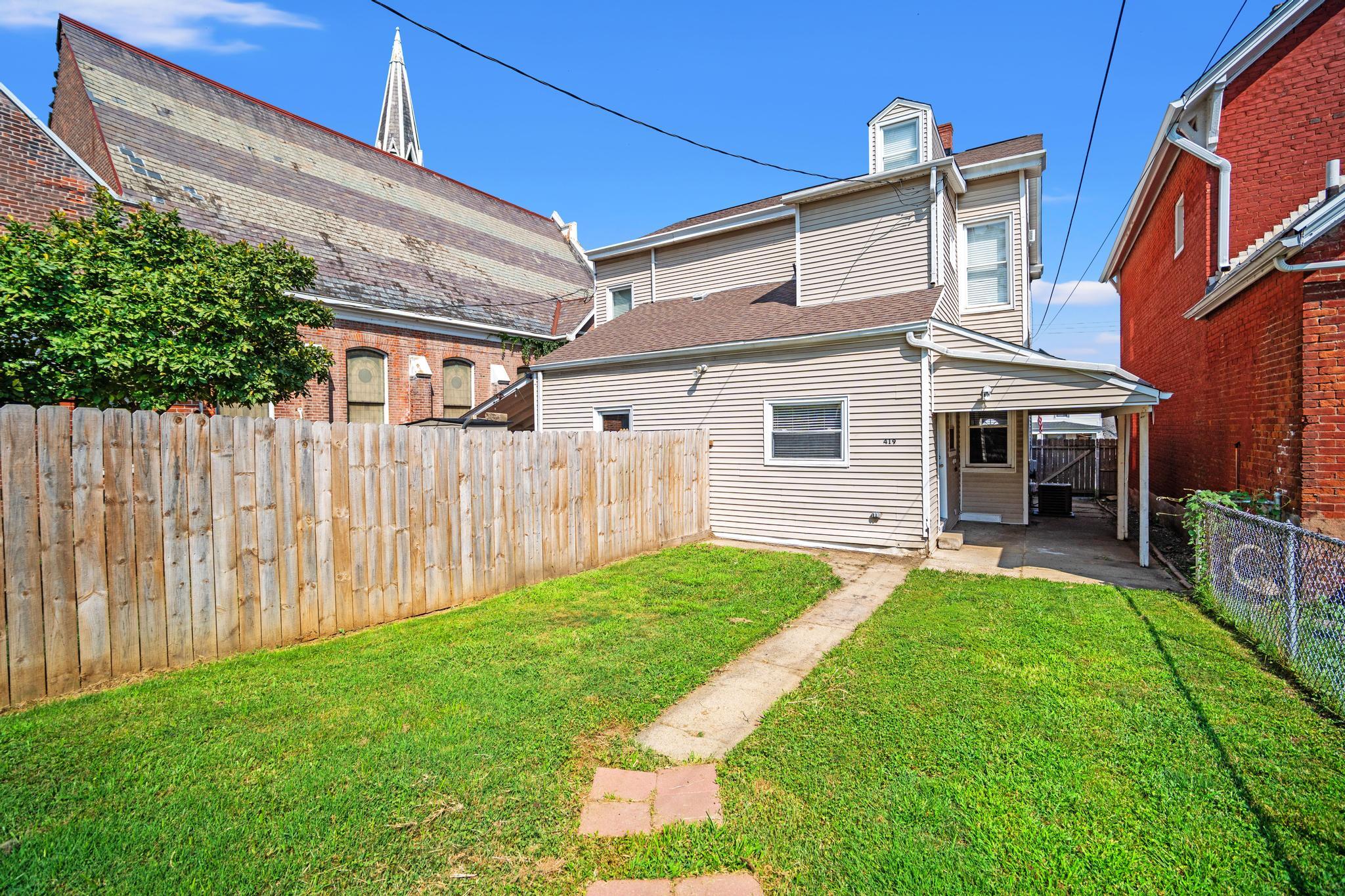 419 Oak Street