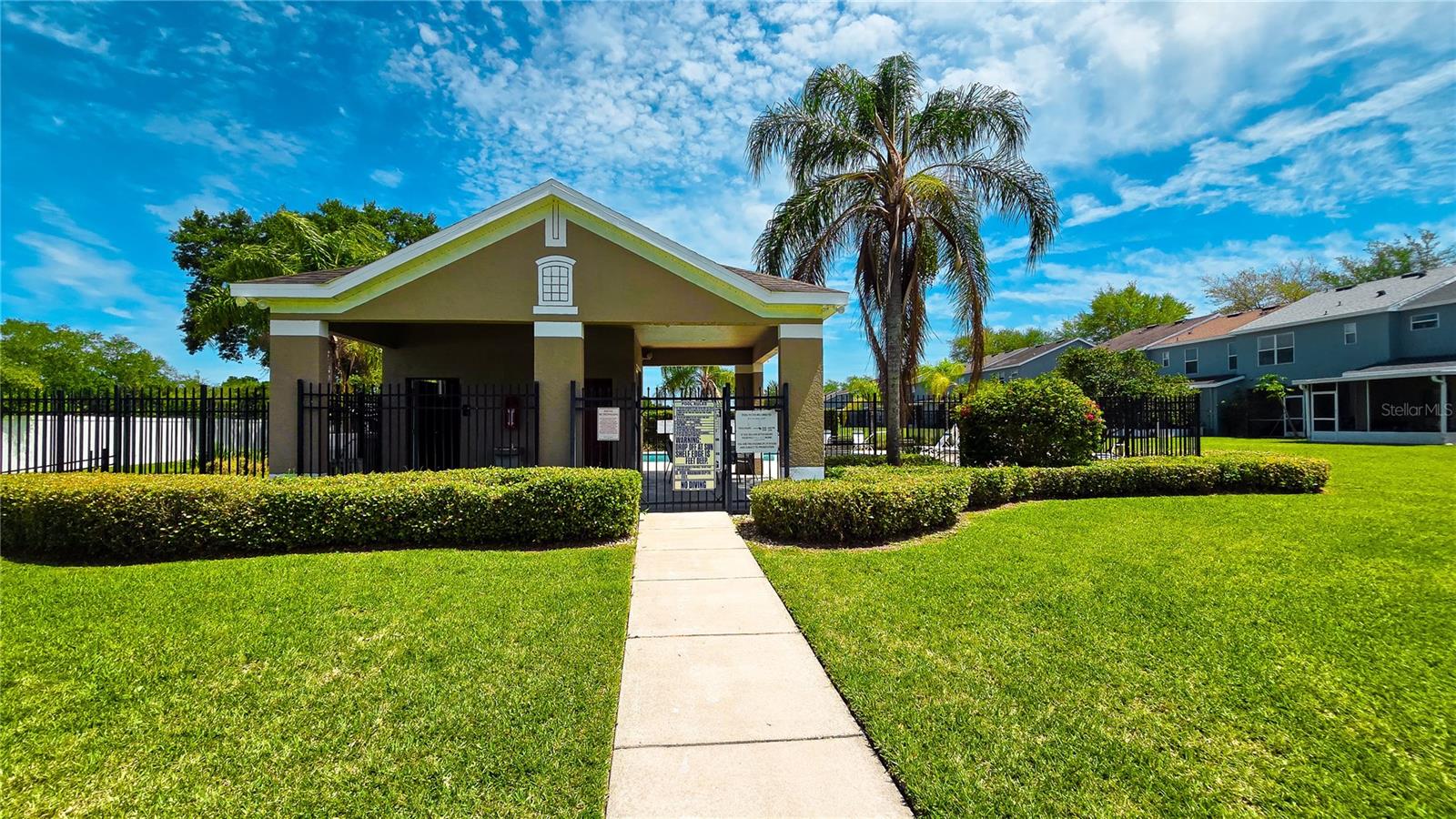 1426 BLUE MAGNOLIA RD