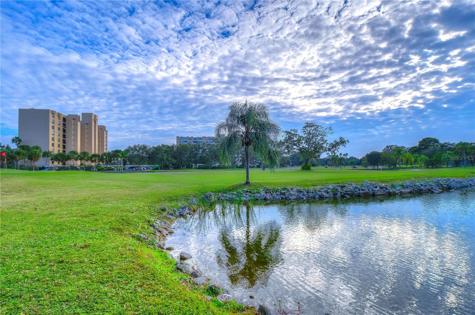 2616 COVE CAY DR #506