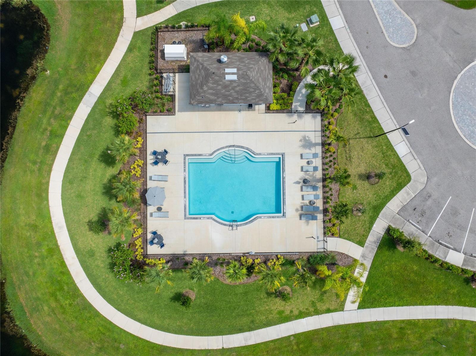 624 ROYAL EMPRESS DR