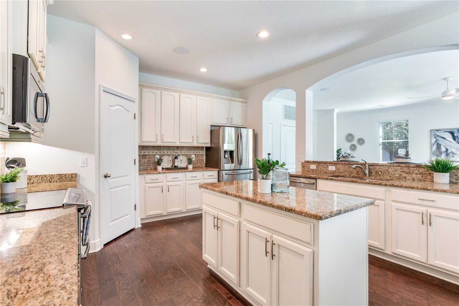 3315 W TYSON AVE
