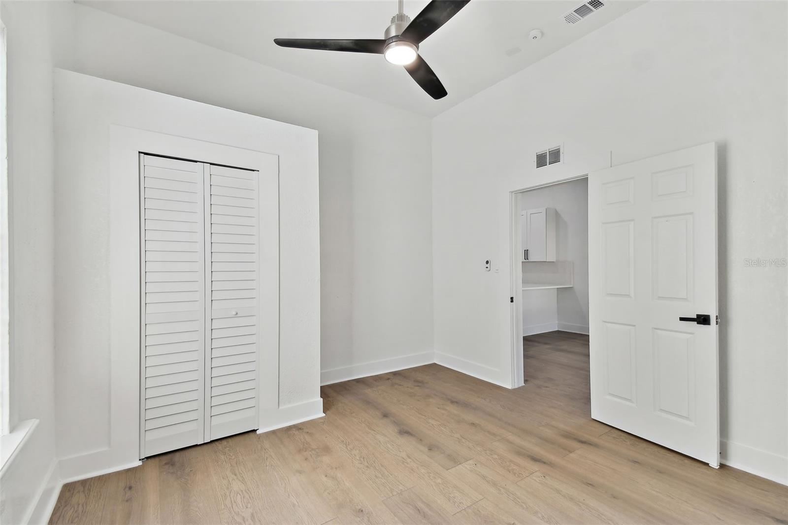 1106 W LA SALLE ST