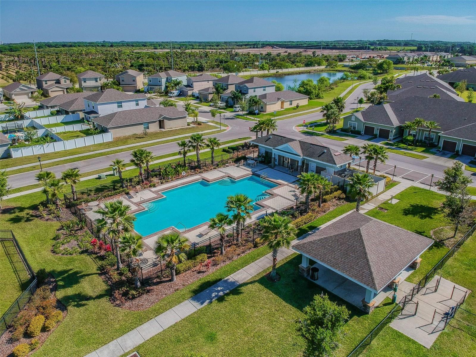 920 MEADOW GLADE DR