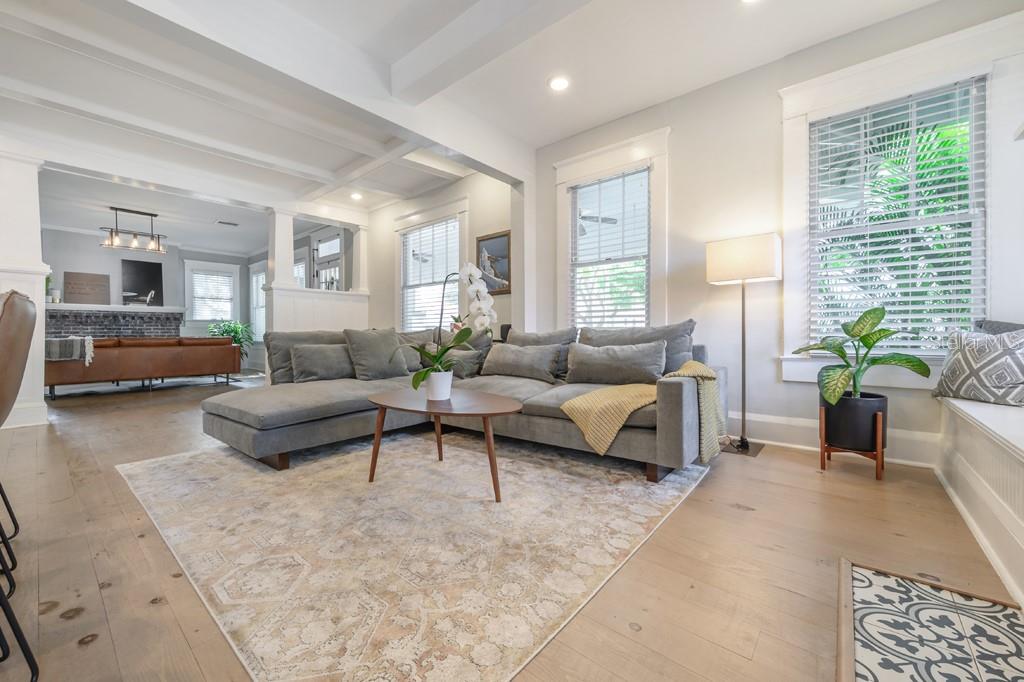 806 E NEW ORLEANS AVE