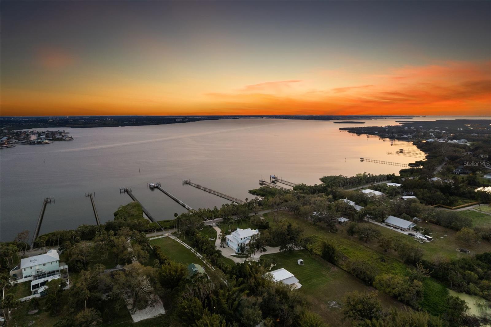 450 BAYSHORE DR