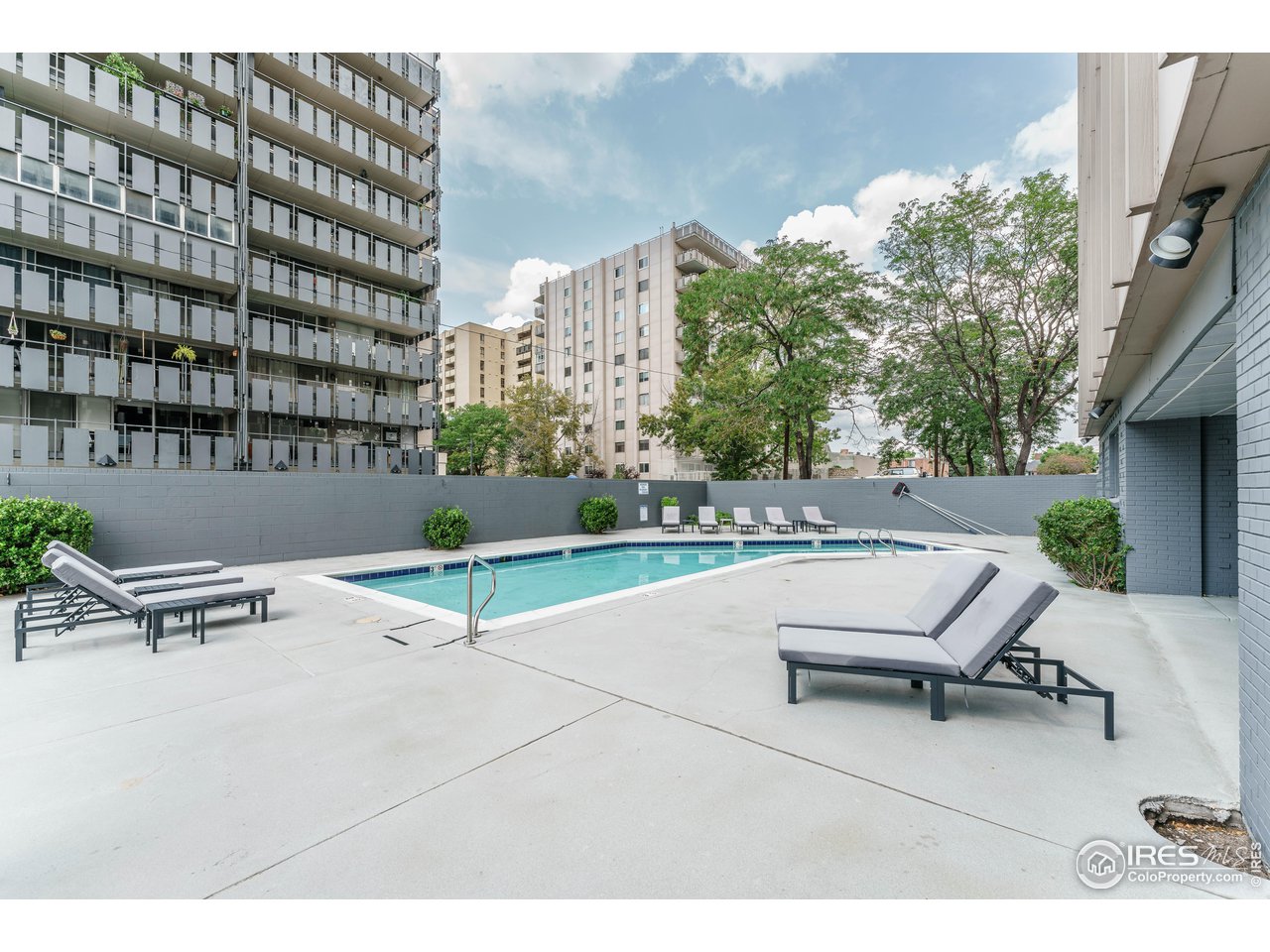 789 N Clarkson St 702